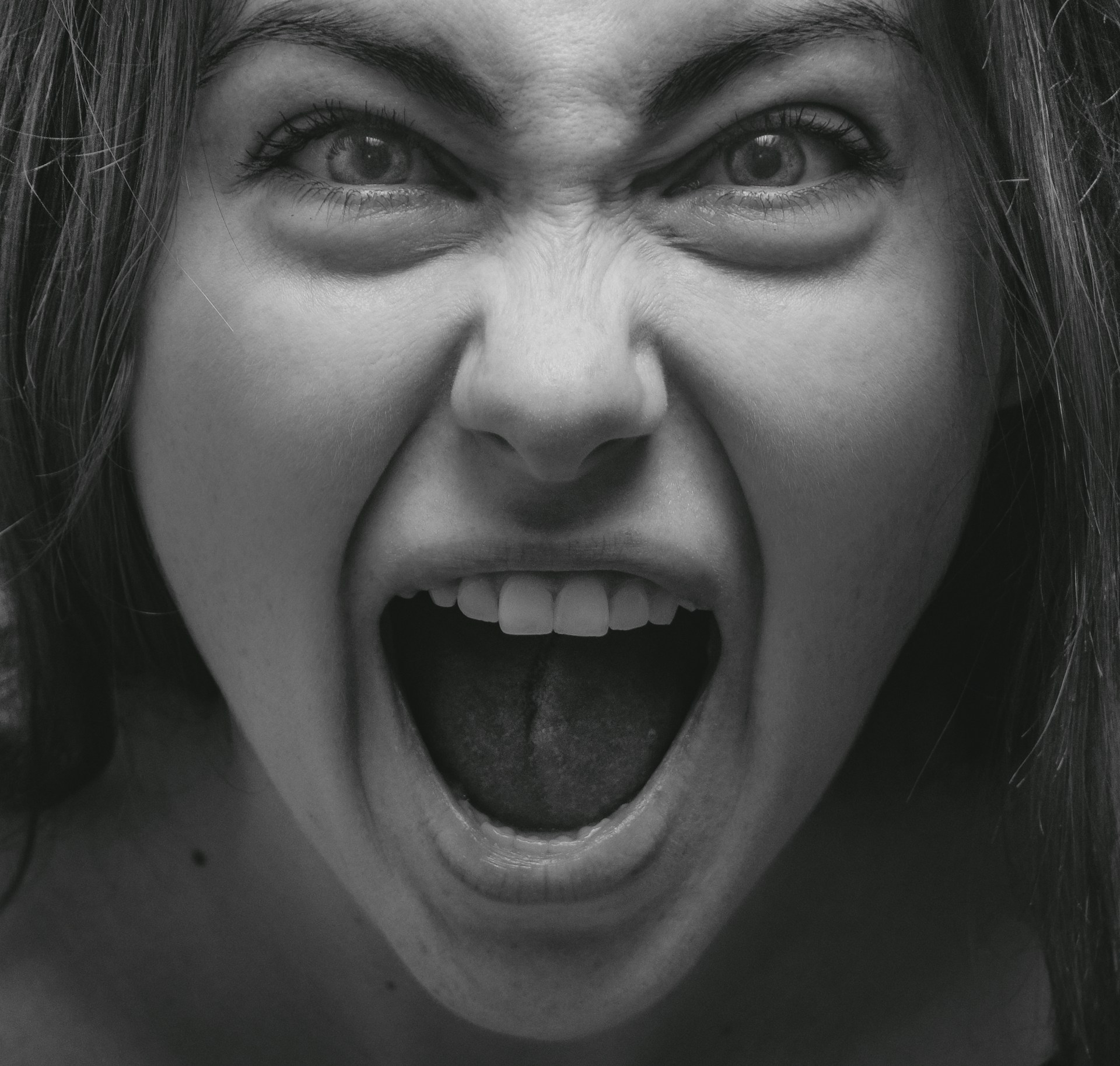 Une femme qui crie | Source : Unsplash