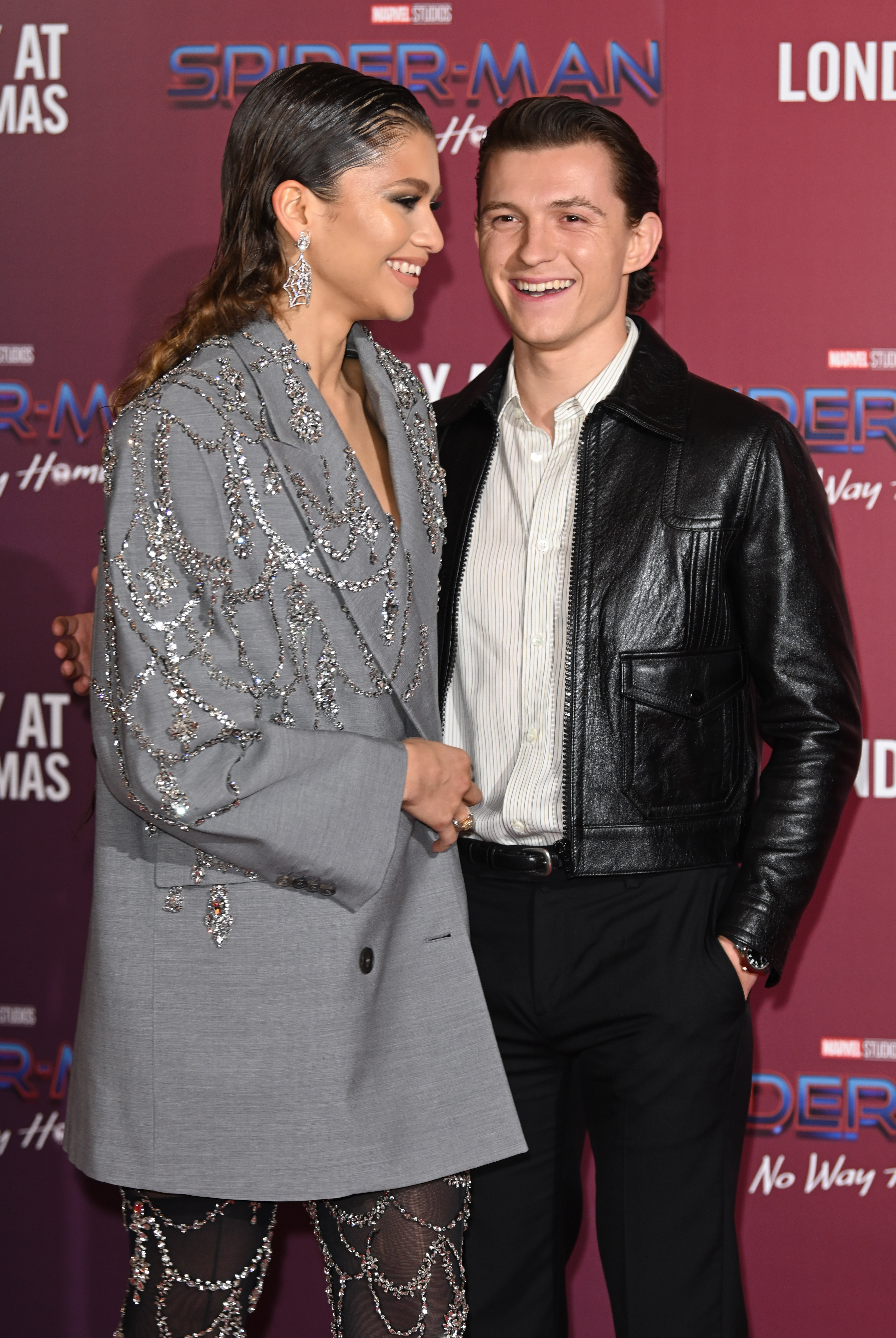 Zendaya et Tom Holland lors d'un photocall à Londres le 5 décembre 2021 | Source : Getty Images