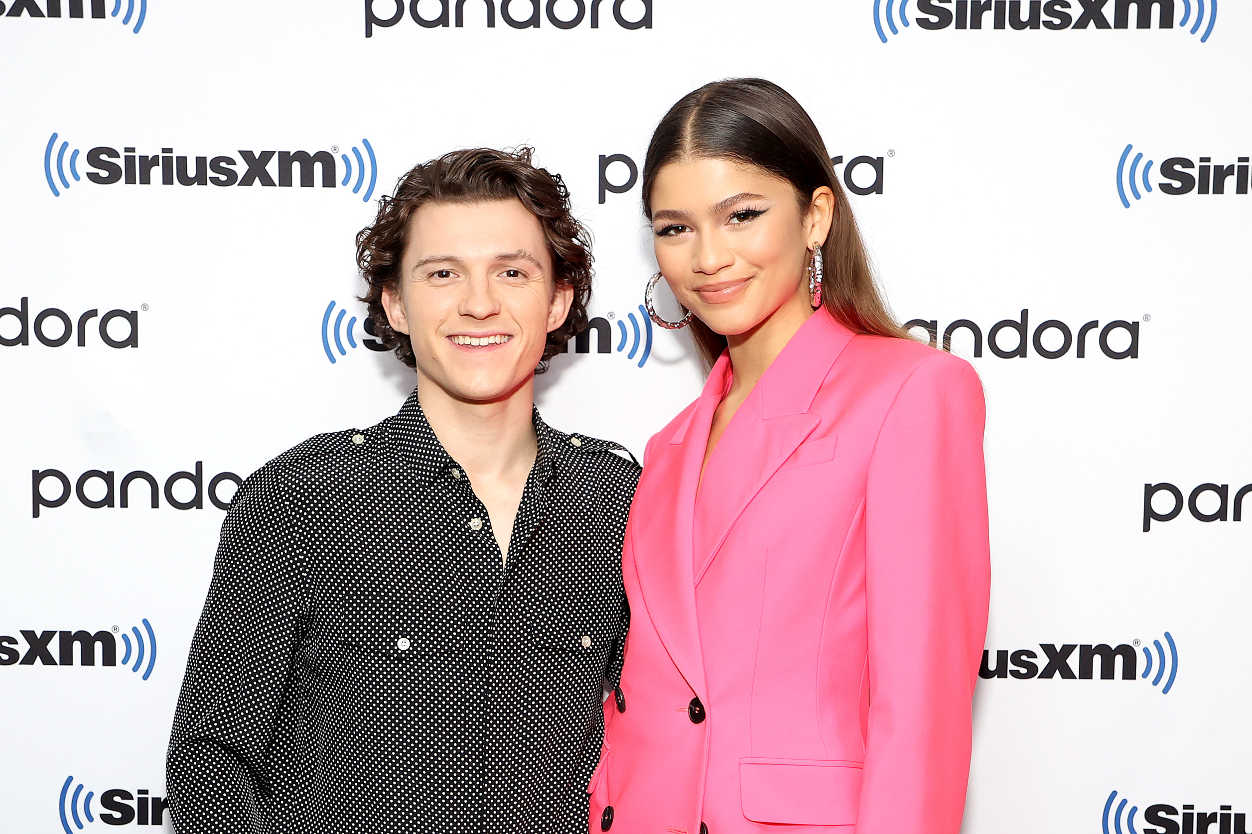 Tom Holland et Zendaya participent à la réunion publique de SiriusXM avec les acteurs du film. « Spider-Man: No Way Home » le 10 décembre 2021 à New York City | Source : Getty Images