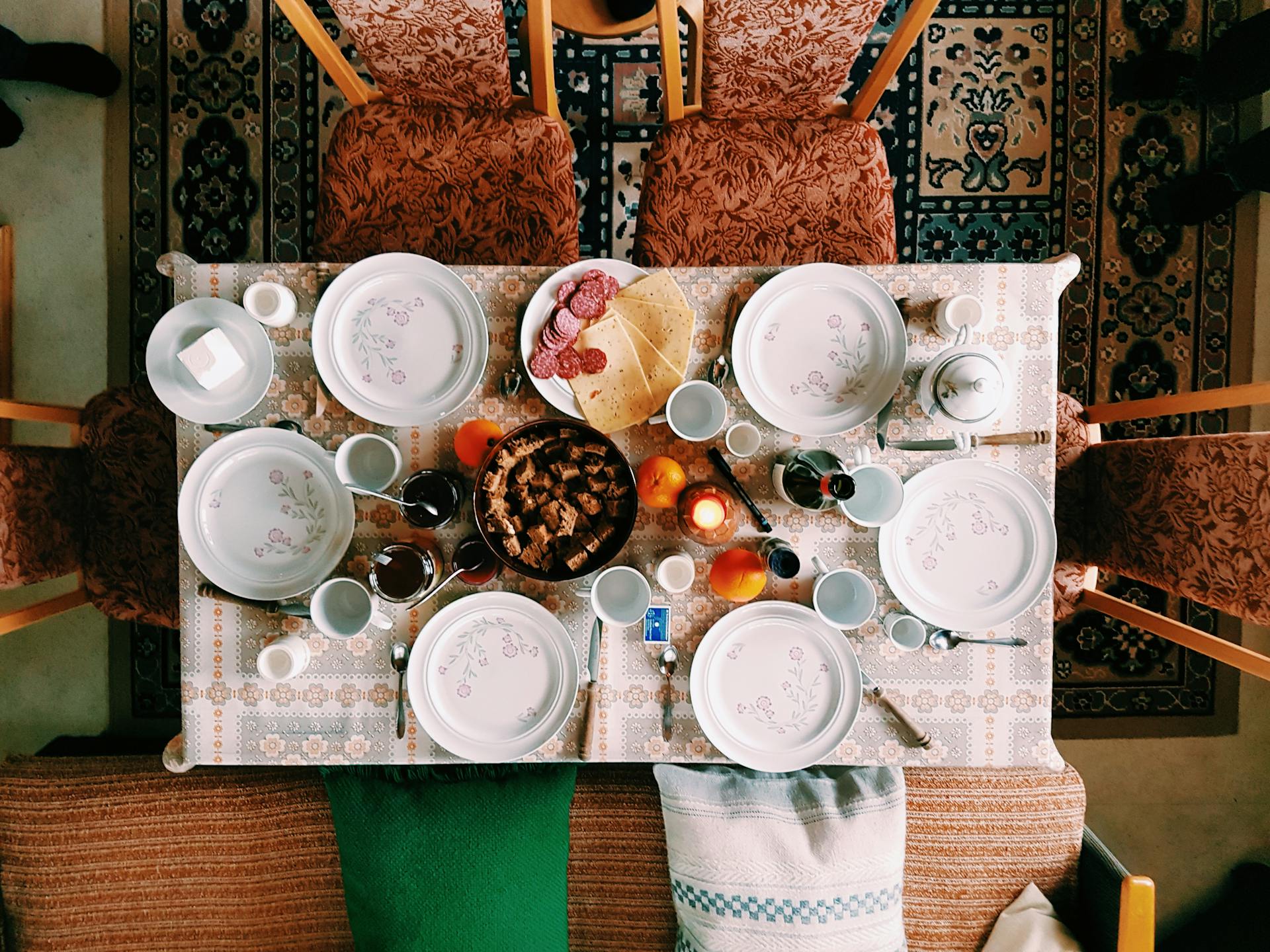 Une table de dîner | Source : Pexels