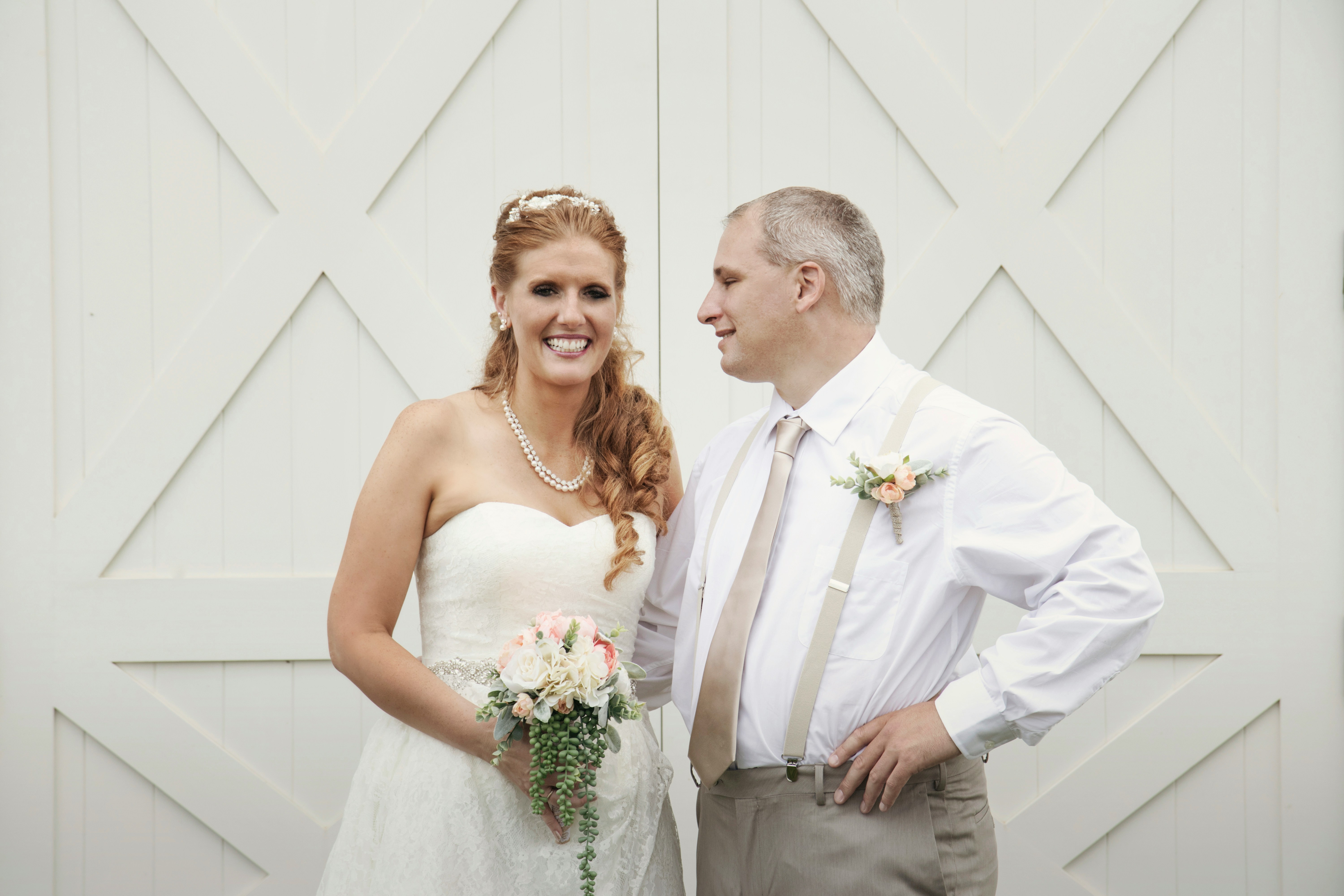 Mariée parlant à son père | Source : Unsplash