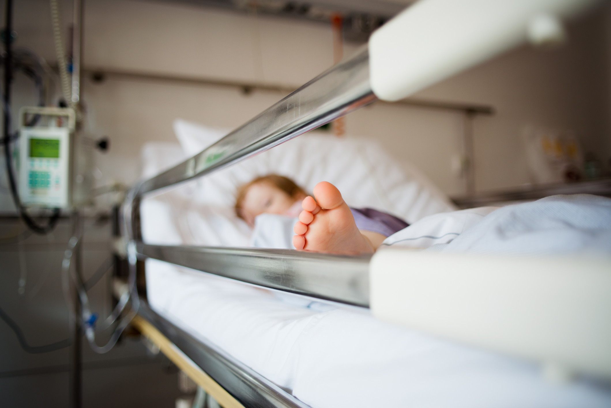 Un enfant dans un lit d'hôpital | Source : Getty Images