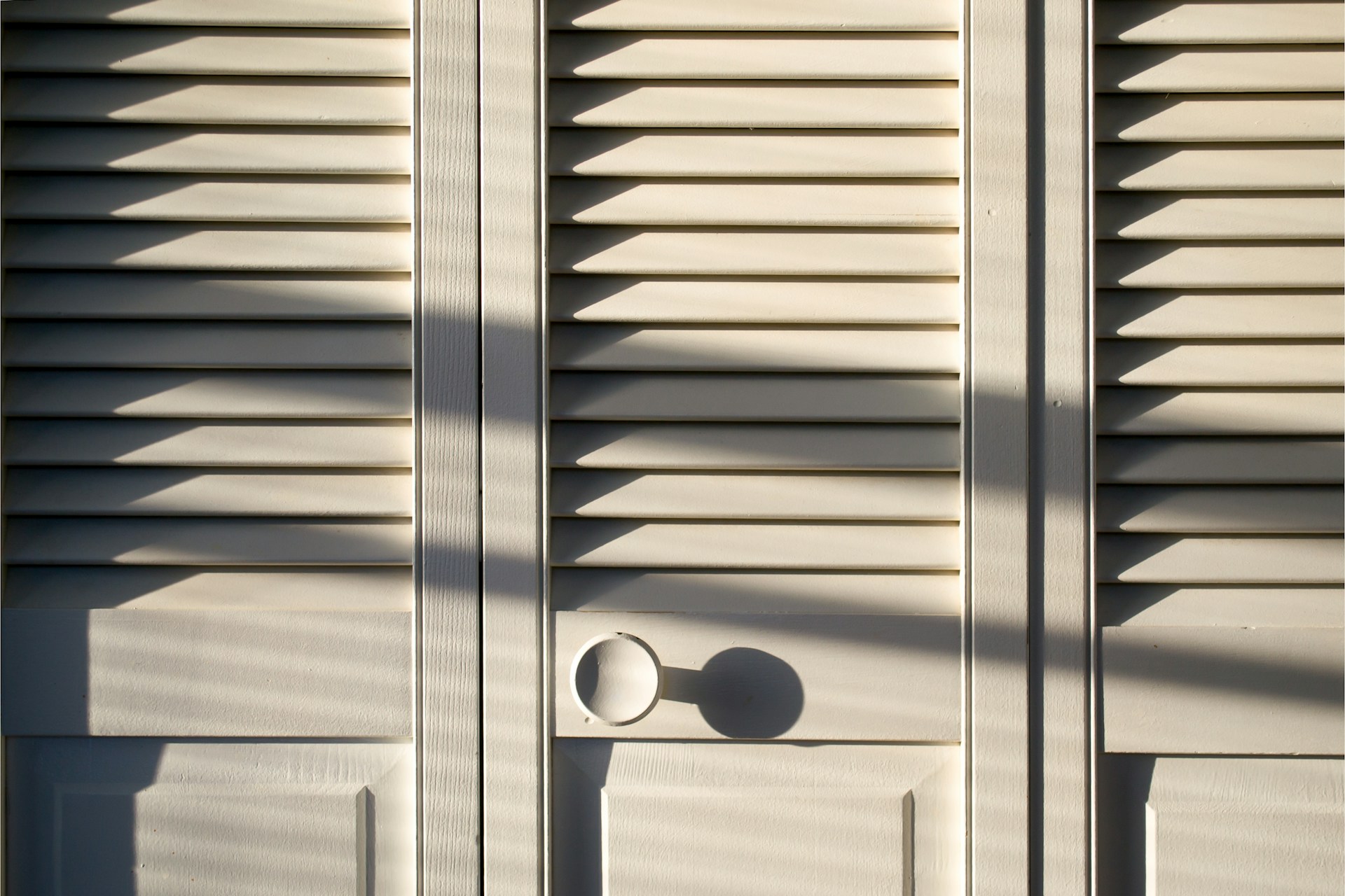 Portes de placard | Source : Unsplash
