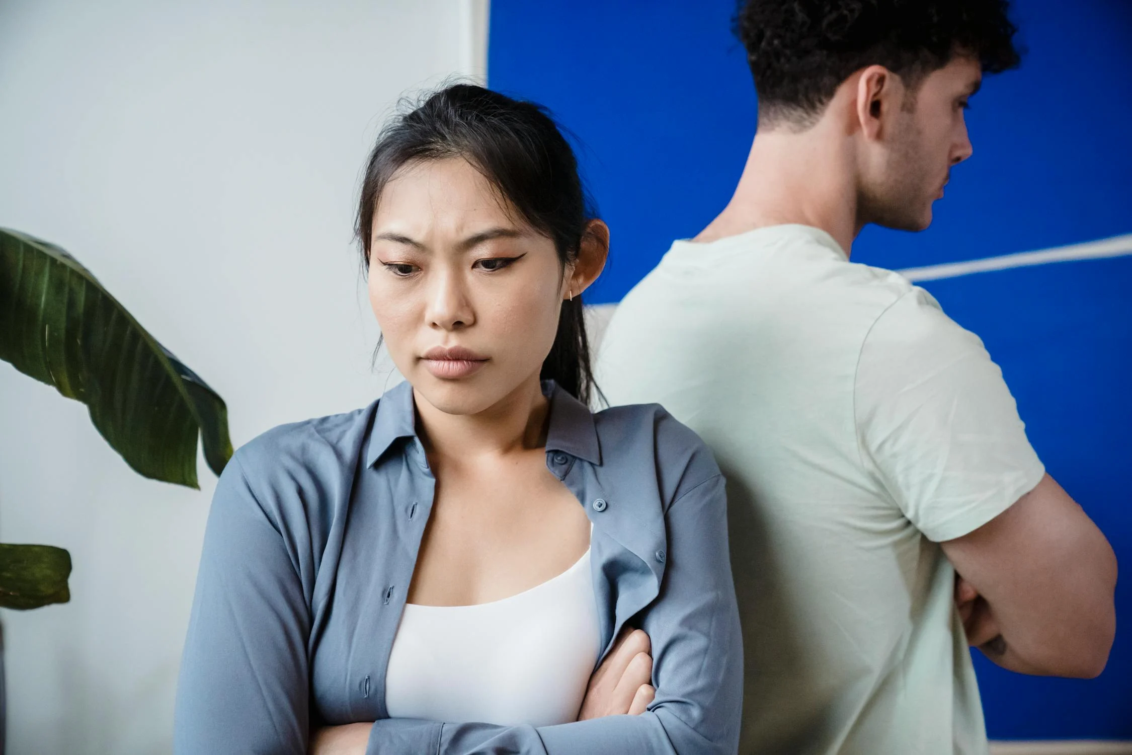Un couple qui se tourne le dos | Source : Pexels