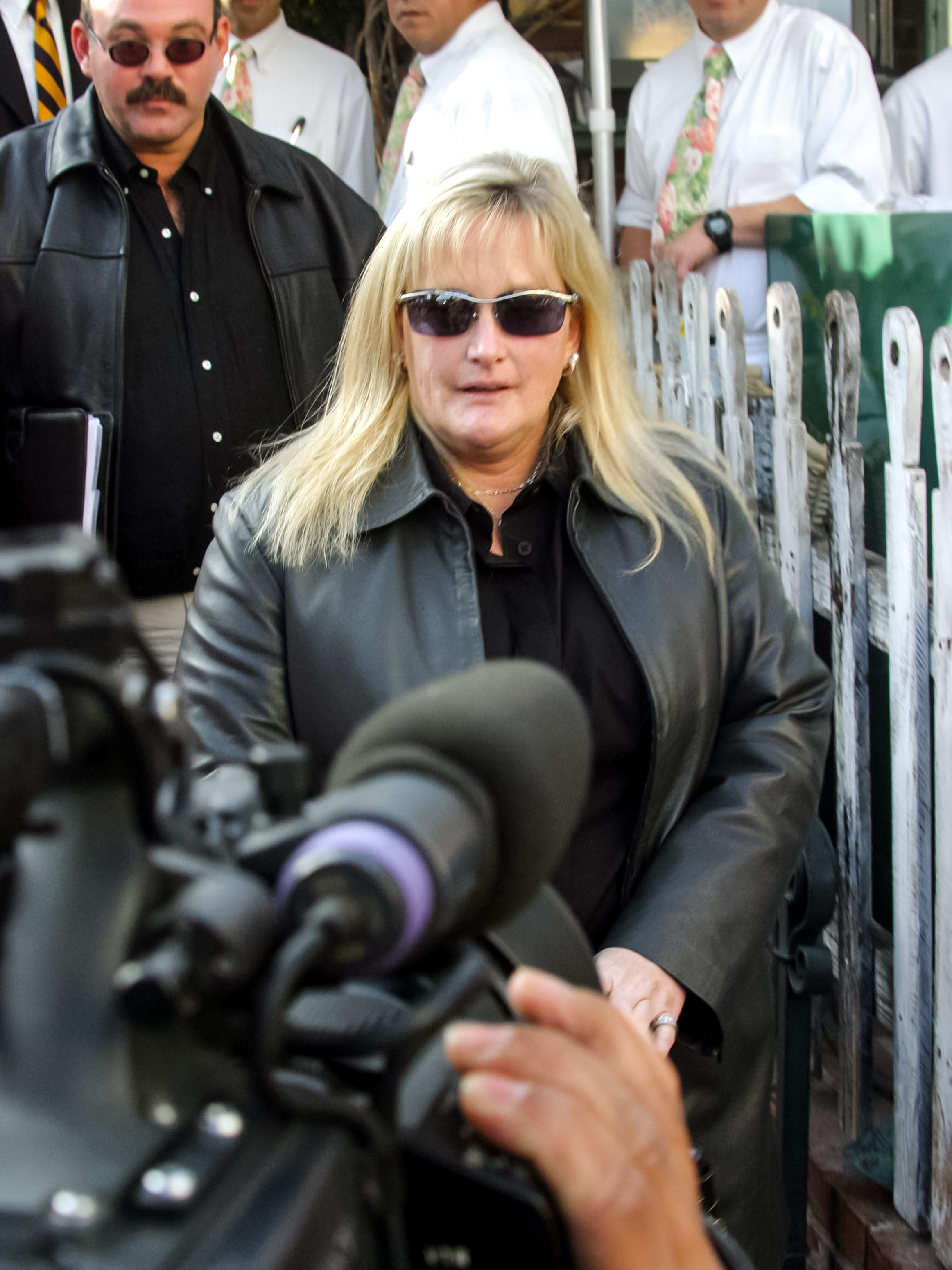 Debbie Rowe photographiée le 12 janvier 2004 à Los Angeles, Californie. | Source : Getty Images