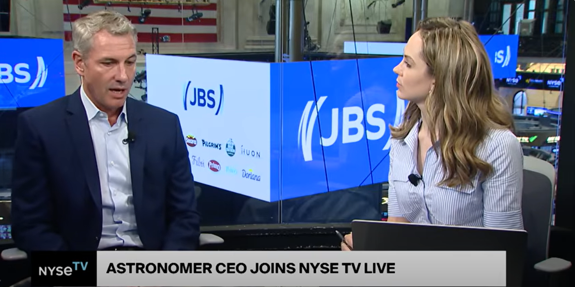 Andy Byron, PDG d'Astronomer, lors d'une interview avec NYSE TV Live, extrait d'un post YouTube daté du 25 juin 2025 | Source : YouTube/NYSETV