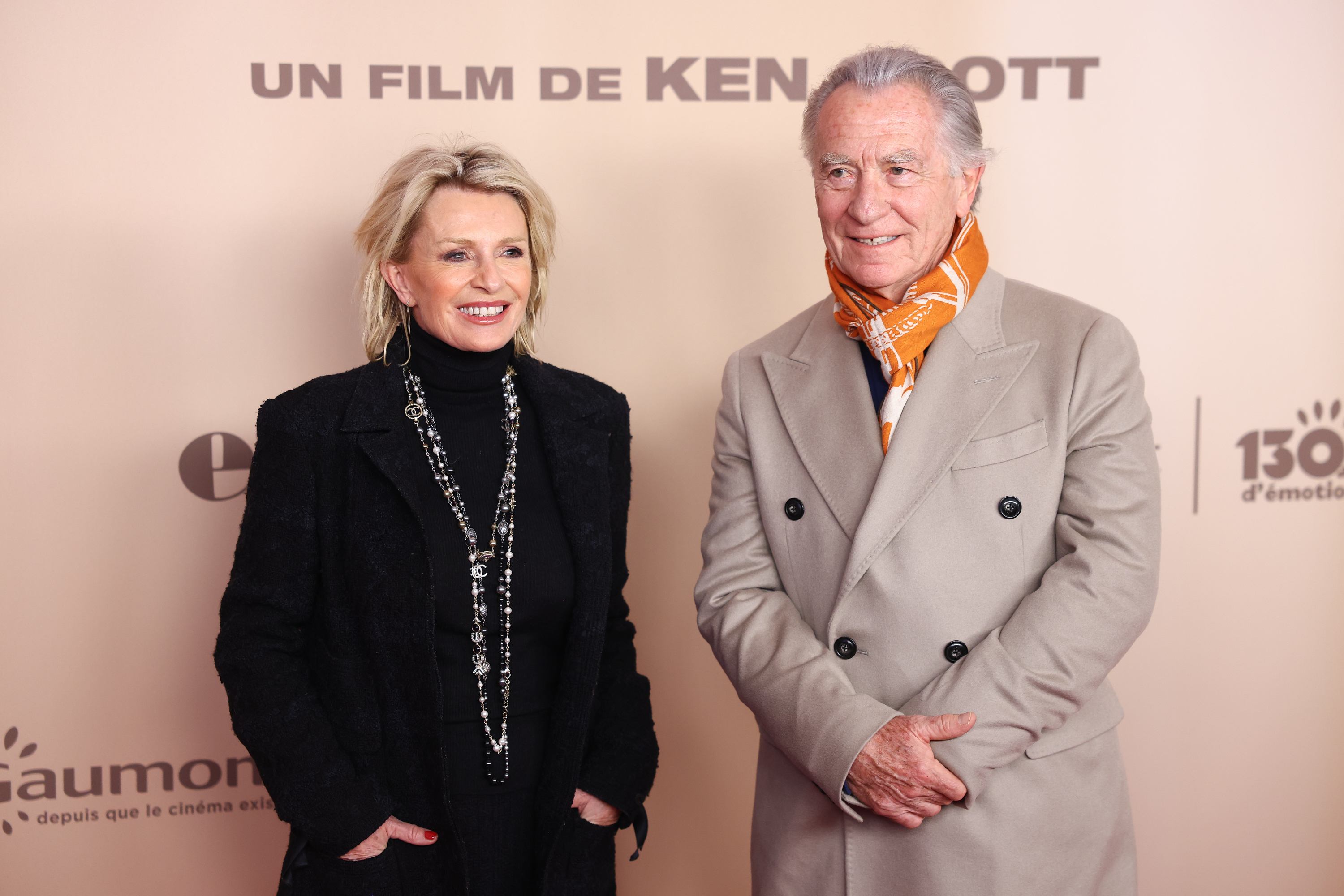 Sophie Davant et William Leymergie assistent à la première de « Ma Mère, Dieu Et Sylvie Vartan » au Pathé Palace le 17 mars 2025 à Paris, en France I Source : Getty Images