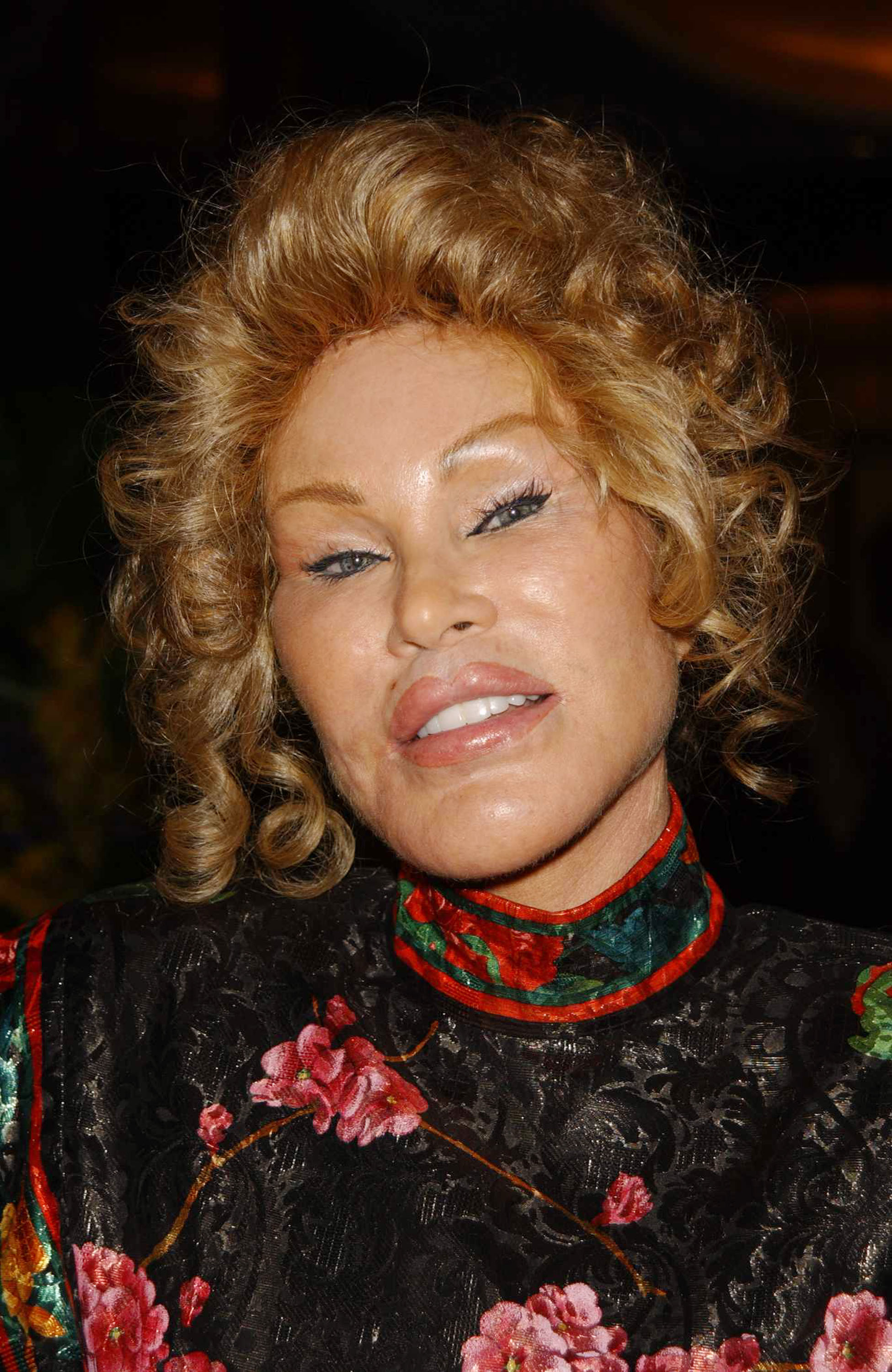 Jocelyn Wildenstein assiste au gala d'ouverture du Mandarin Oriental, New York, le 1er décembre 2003, à New York. | Source : Getty Images