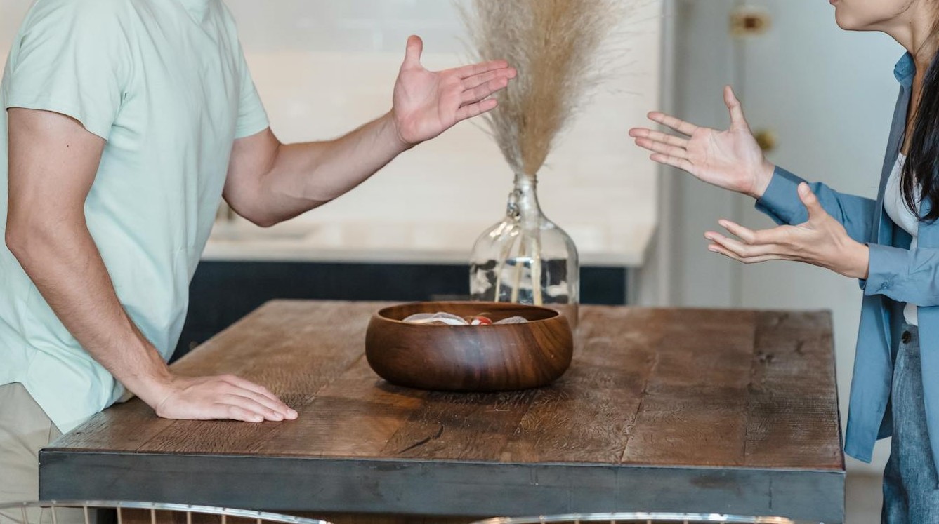 Un couple qui se dispute | Source : Pexels