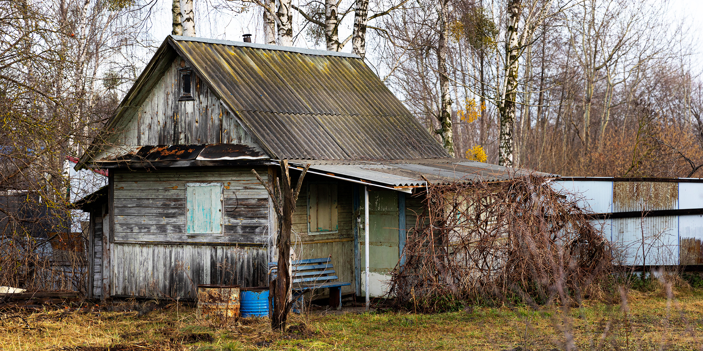 Une vieille maison abandonnée | Source : Freepik