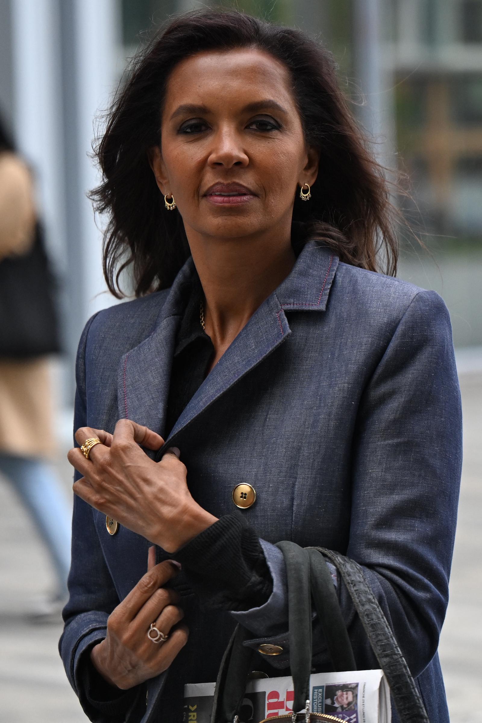 La présentatrice de télévision française Karine Le Marchand quitte le tribunal de Paris après une audience dans le cadre de son procès contre l'entrepreneur français Michel « Mimi » Marchand, le 26 mai 2025 I Source : Getty Images