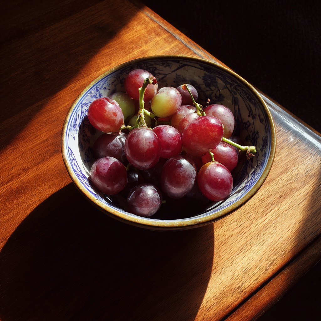 Un bol de raisins | Source : Midjourney