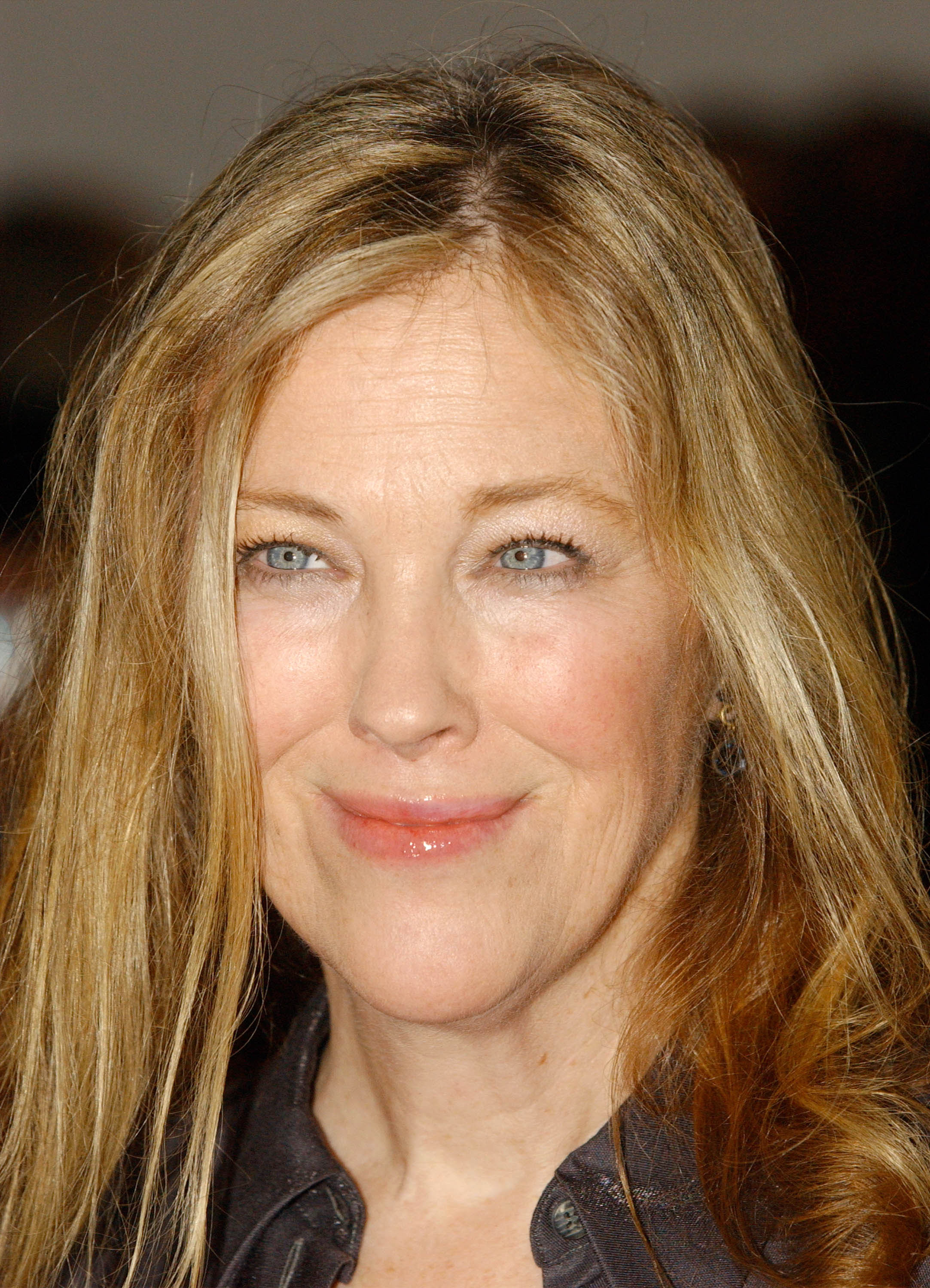 Catherine O'Hara arrive à la 6e cérémonie annuelle du prix Mark Twain au Kennedy Center, le 26 octobre 2003, à Washington, DC | Source : Getty Images