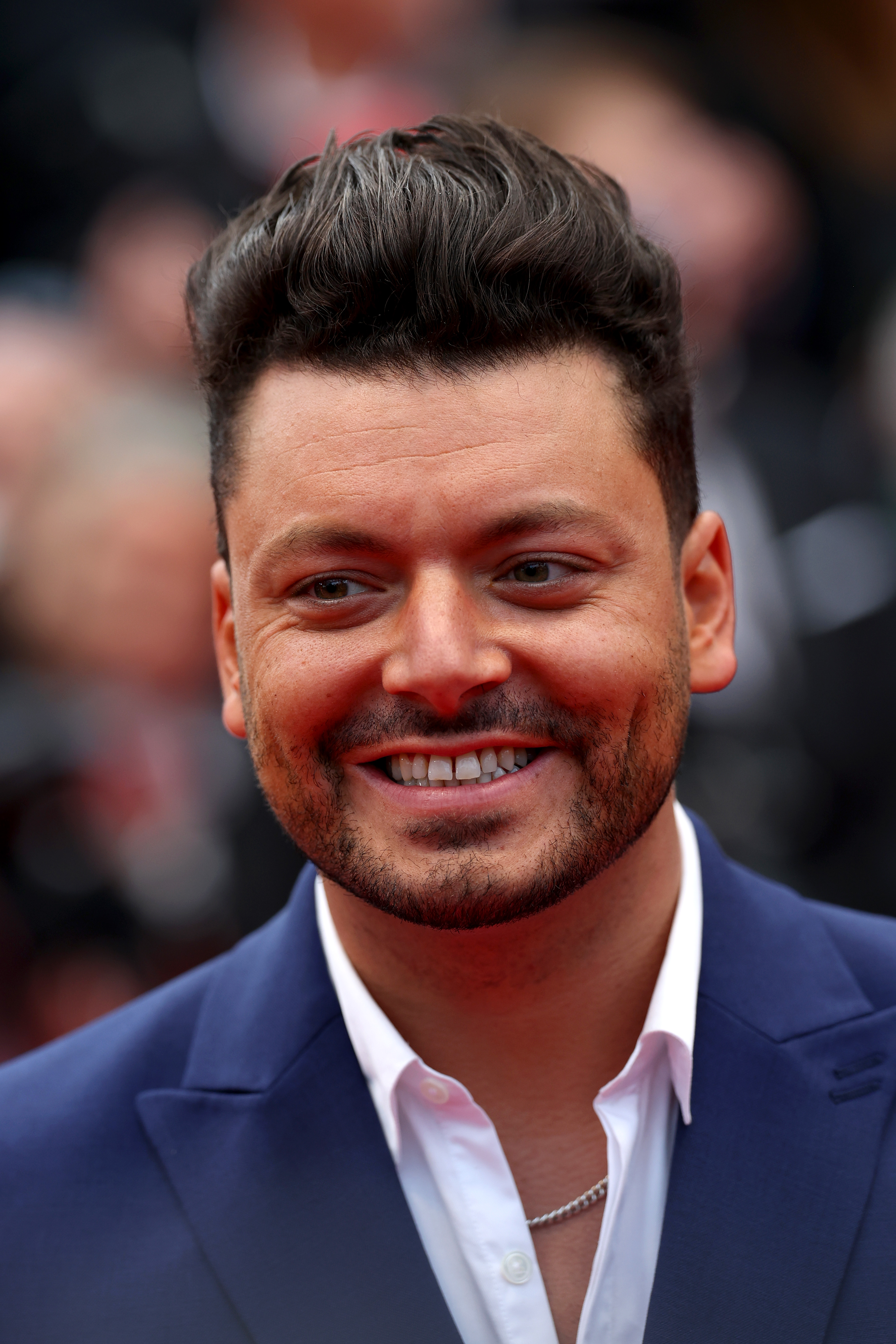 Kev Adams assiste à la projection de « Le Deuxième Acte » et à la cérémonie d'ouverture sur le tapis rouge du 77e Festival de Cannes au Palais des Festivals, le 14 mai 2024 à Cannes, en France I Source : Getty Images