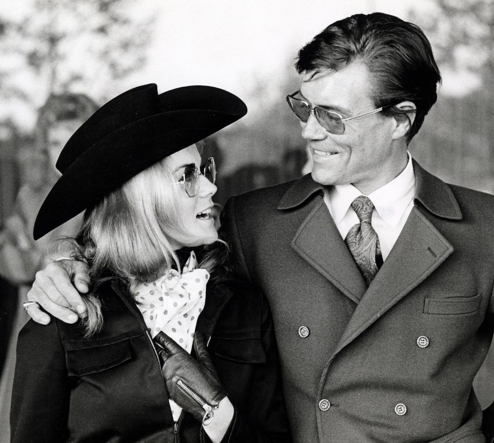 La star de « Bye Bye Birdie » et Roger Smith photographiés à l'aéroport international John F. Kennedy le 11 mai 1969, à New York. | Source : Getty Images