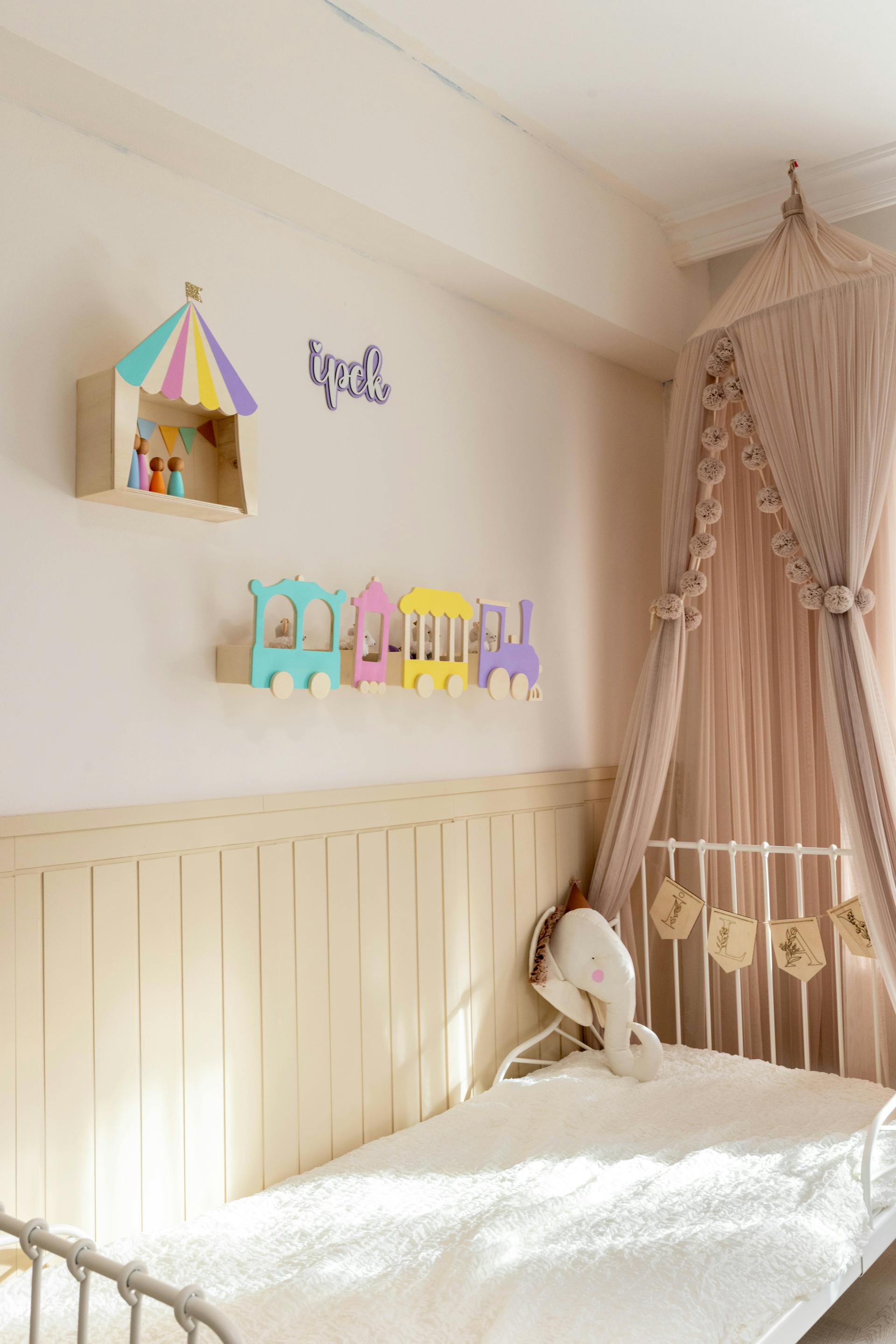 Une chambre de bébé à la décoration pastel | Source : Pexels