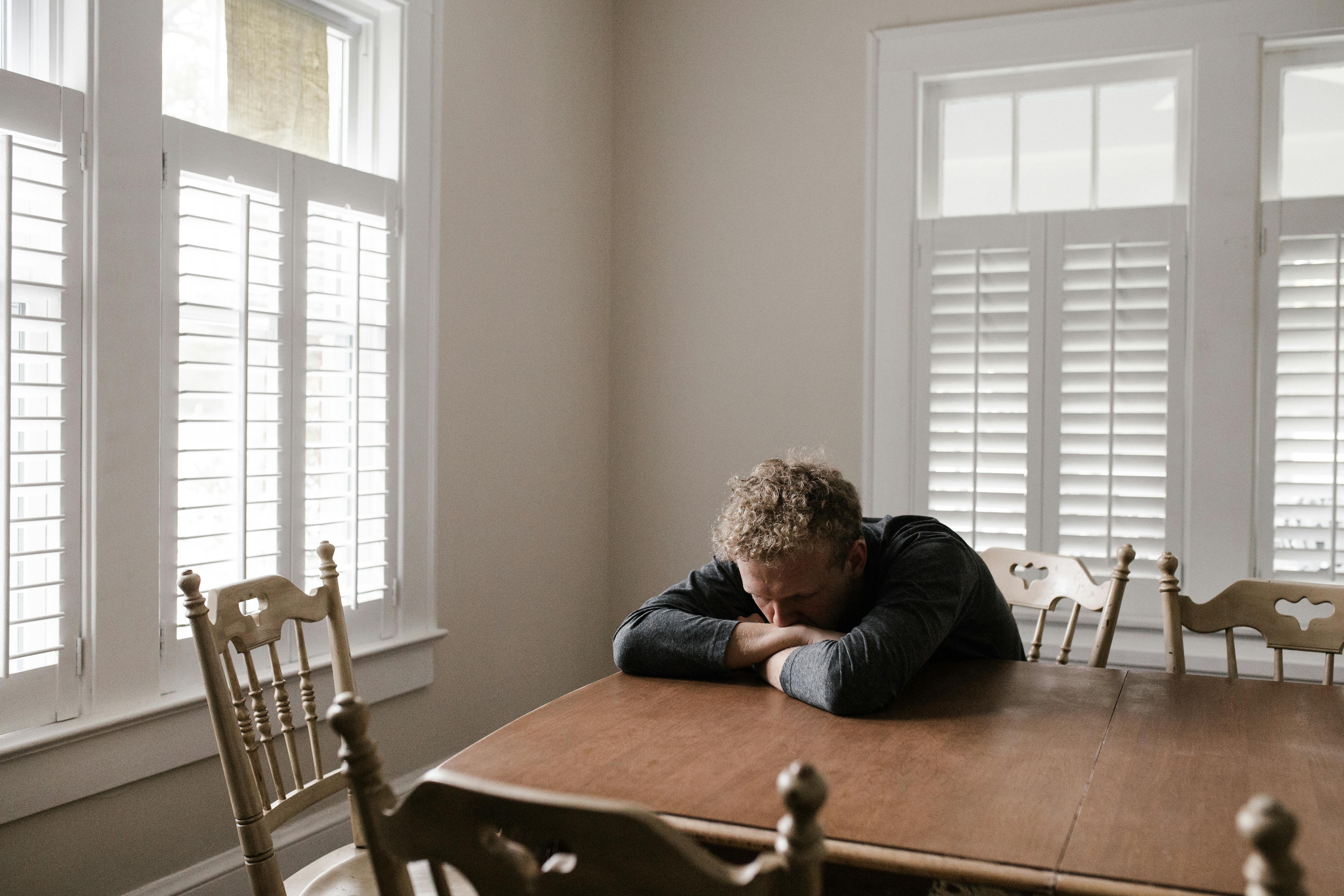 Un homme triste | Source : Pexels