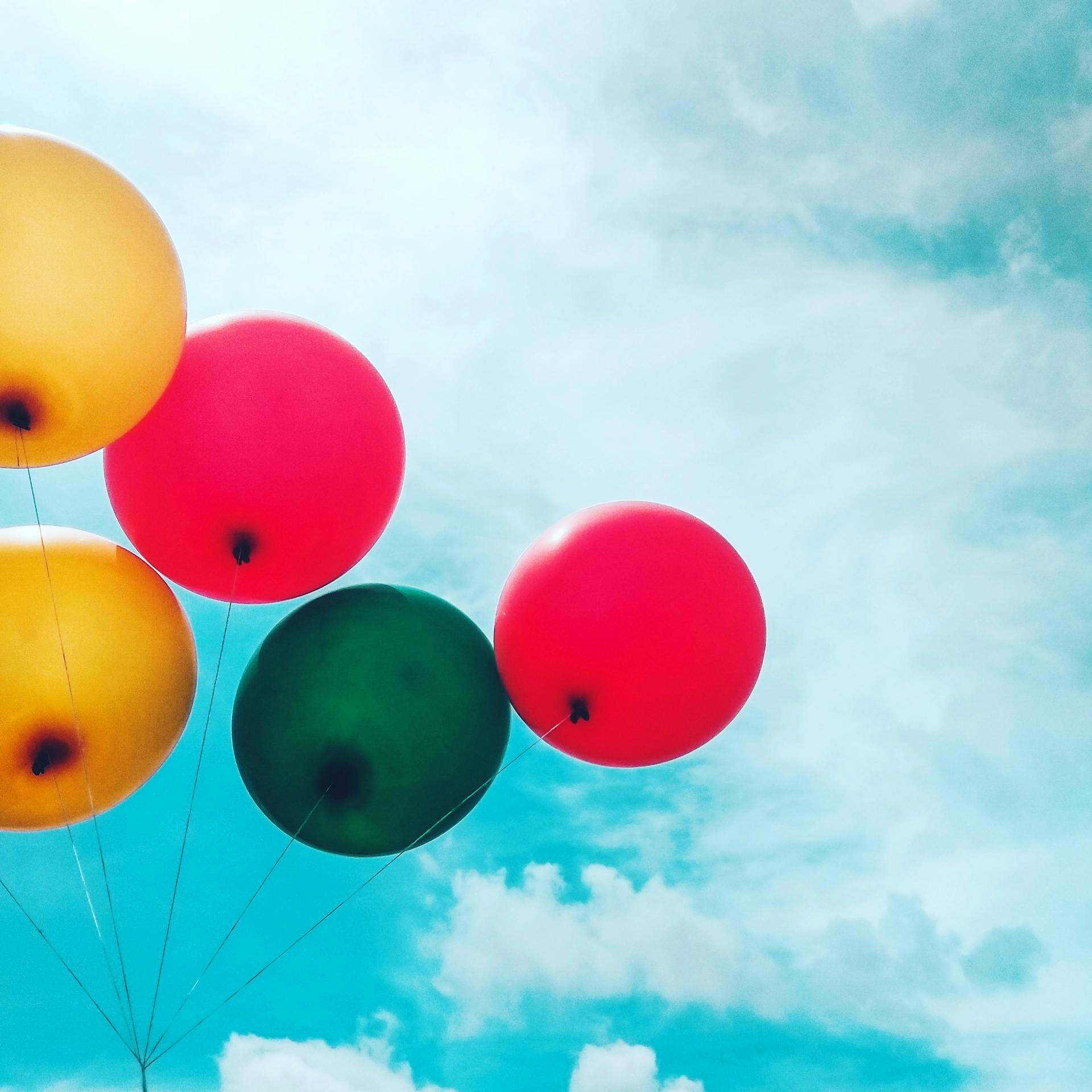 Un bouquet de ballons colorés | Source : Pexels
