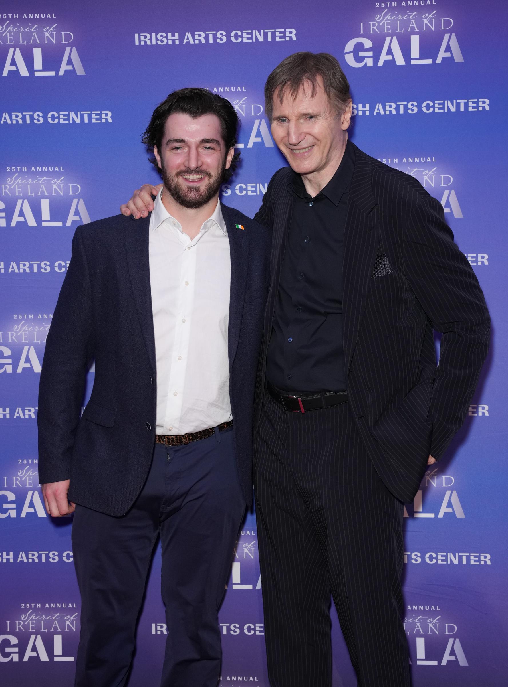 Daniel et Liam Neeson assistent au gala du centre des arts irlandais 2024 le 15 novembre 2024 | Source : Getty Images