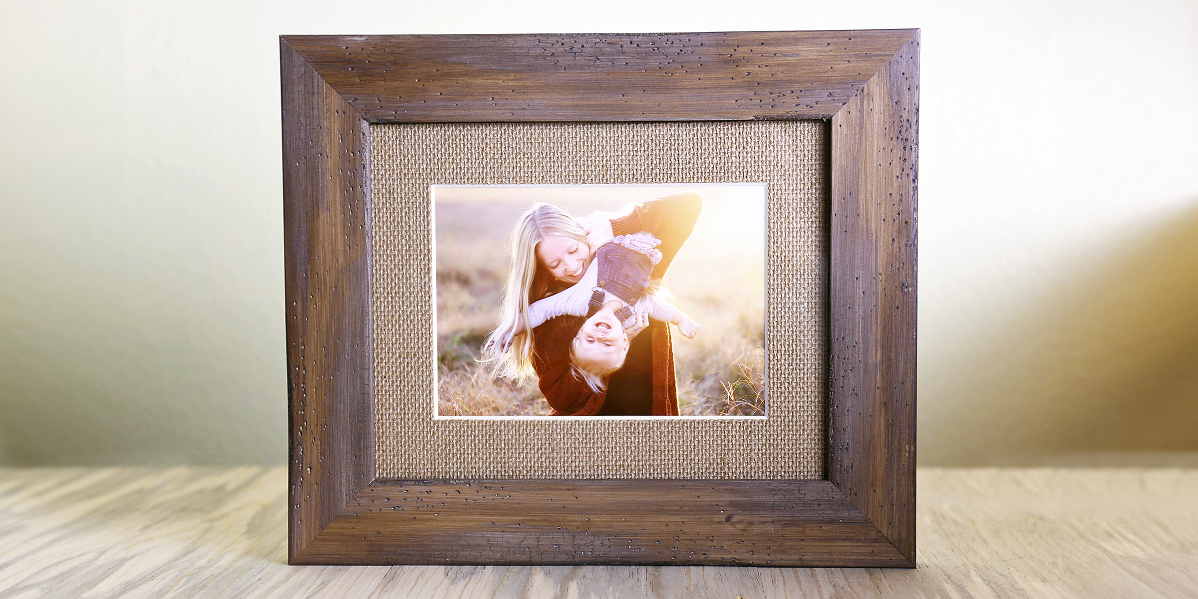 Une photo d'une mère et de sa fille | Source : Shutterstock