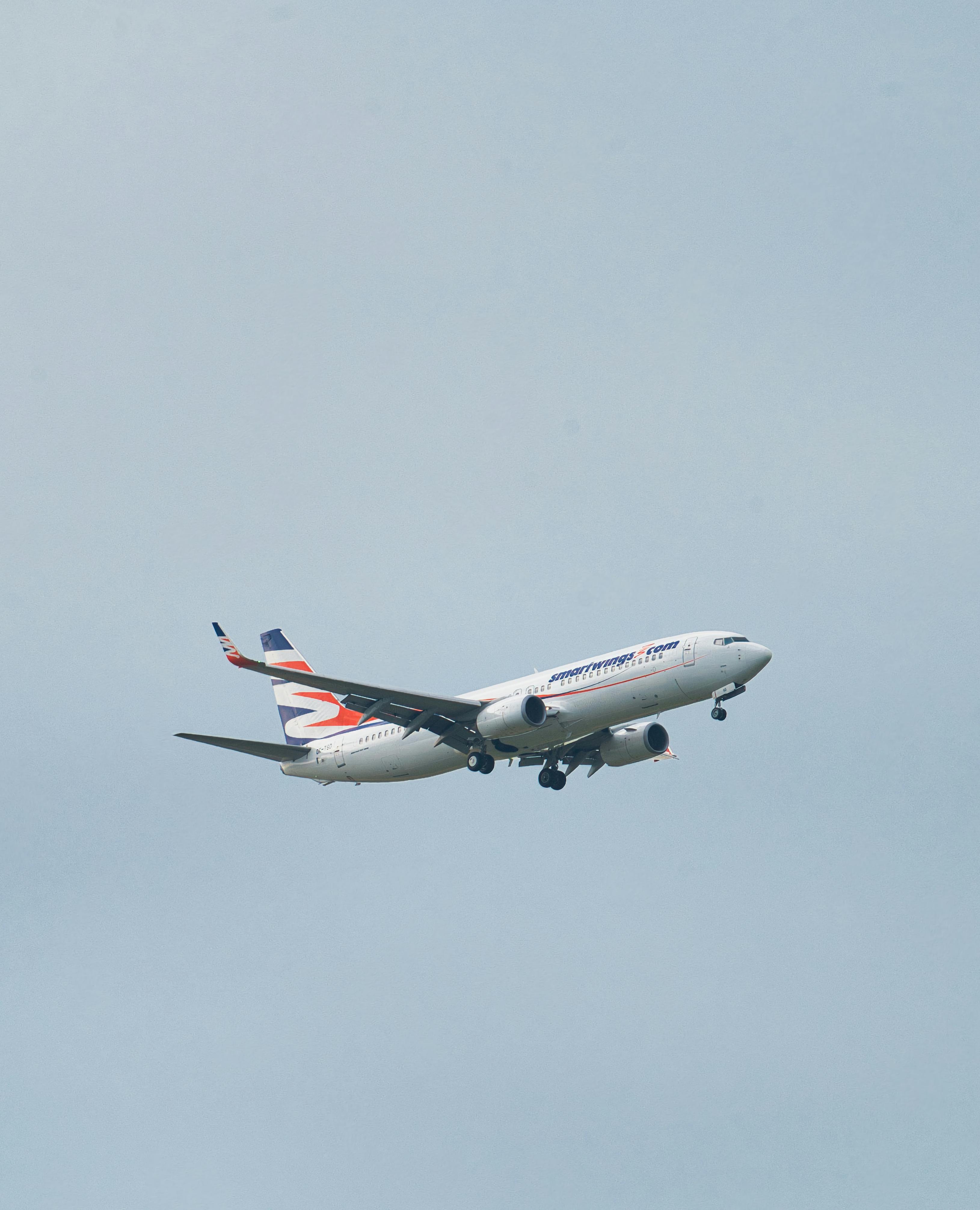 Un avion dans le ciel | Source : Pexels