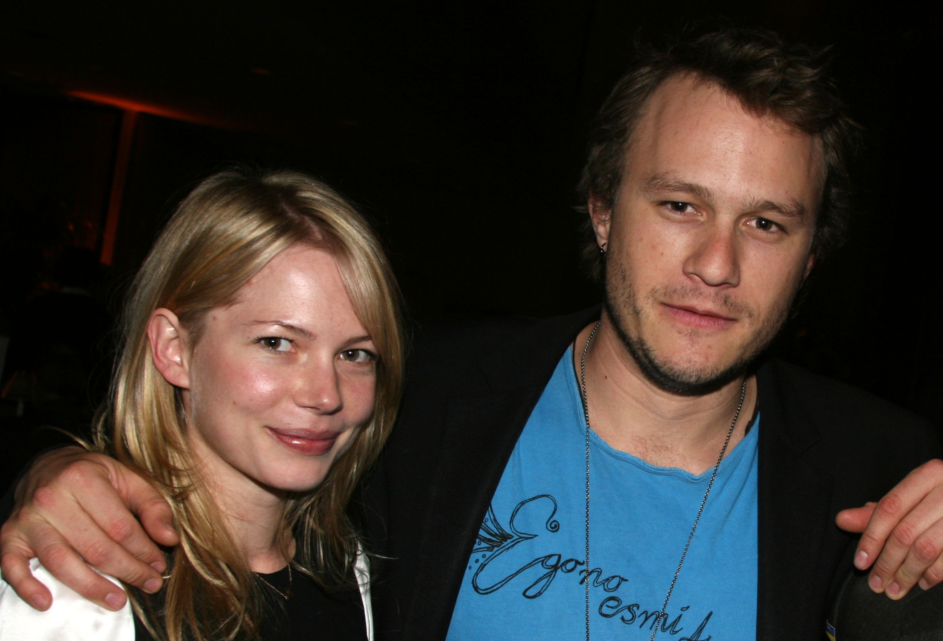 Michelle Williams et Heath Ledger lors de la première de « Awake and Sing ! » en 2006 | Source : Getty Images