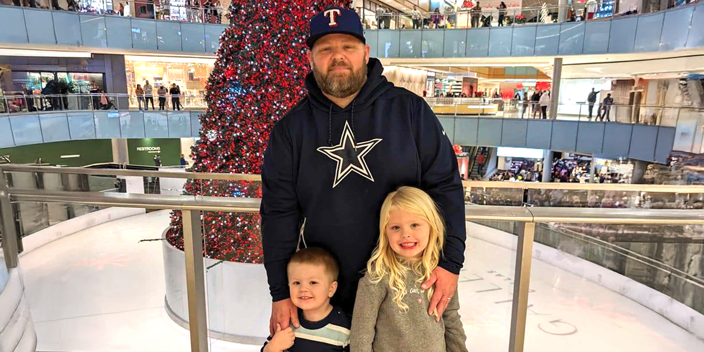 Tommy Moorehead III, Tommy Jr et Lynnlee | Source : Facebook/tommy.lee.1614