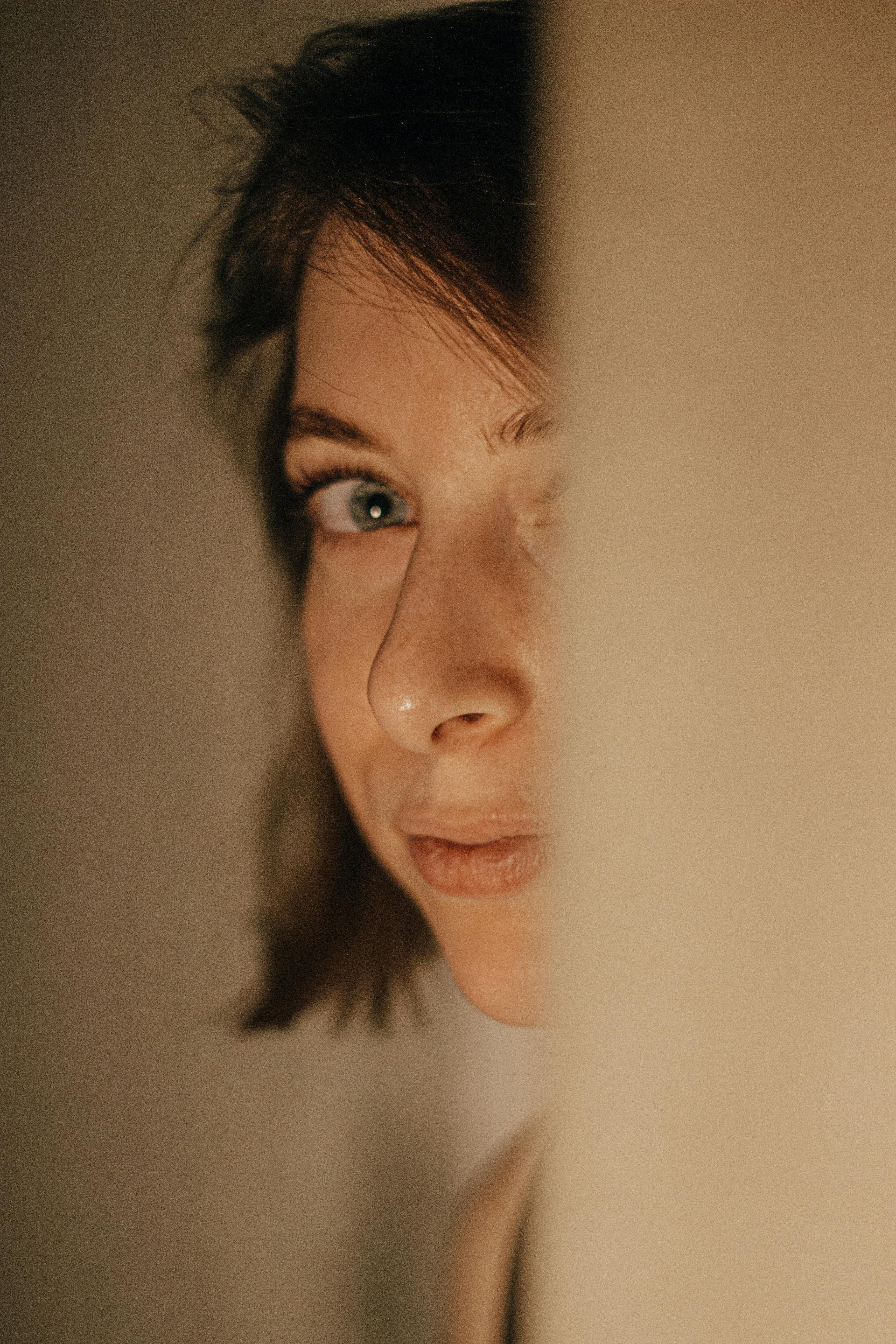 Une femme sérieuse | Source : Pexels