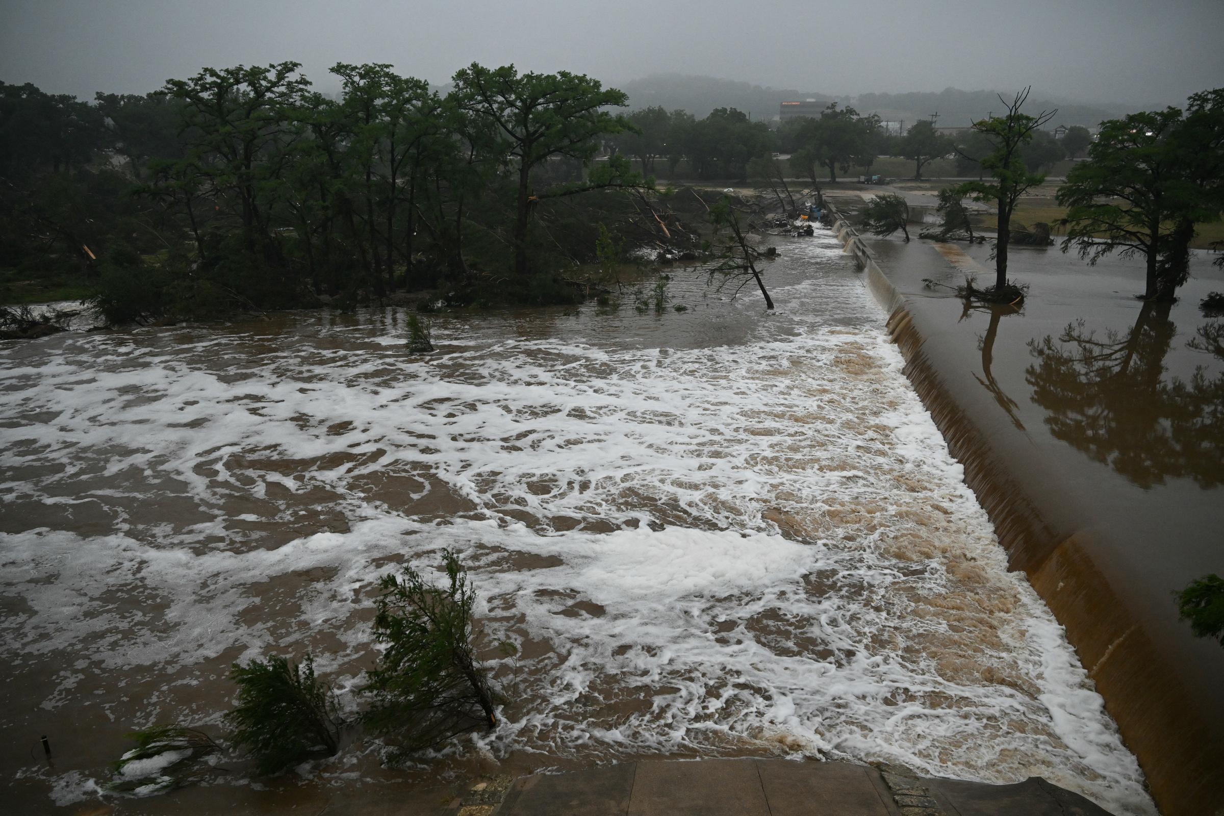 Une vue des inondations à la rivière Guadalupe à Kerrville, au Texas, le 5 juillet 2025. | Source : Getty Images