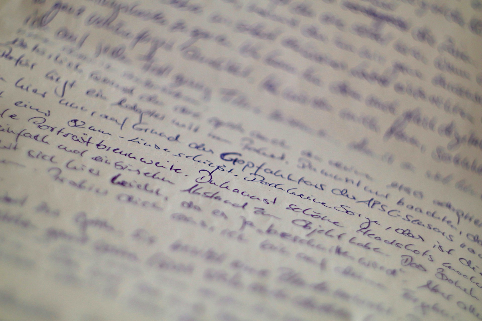 Une lettre écrite à la main | Source : Unsplash