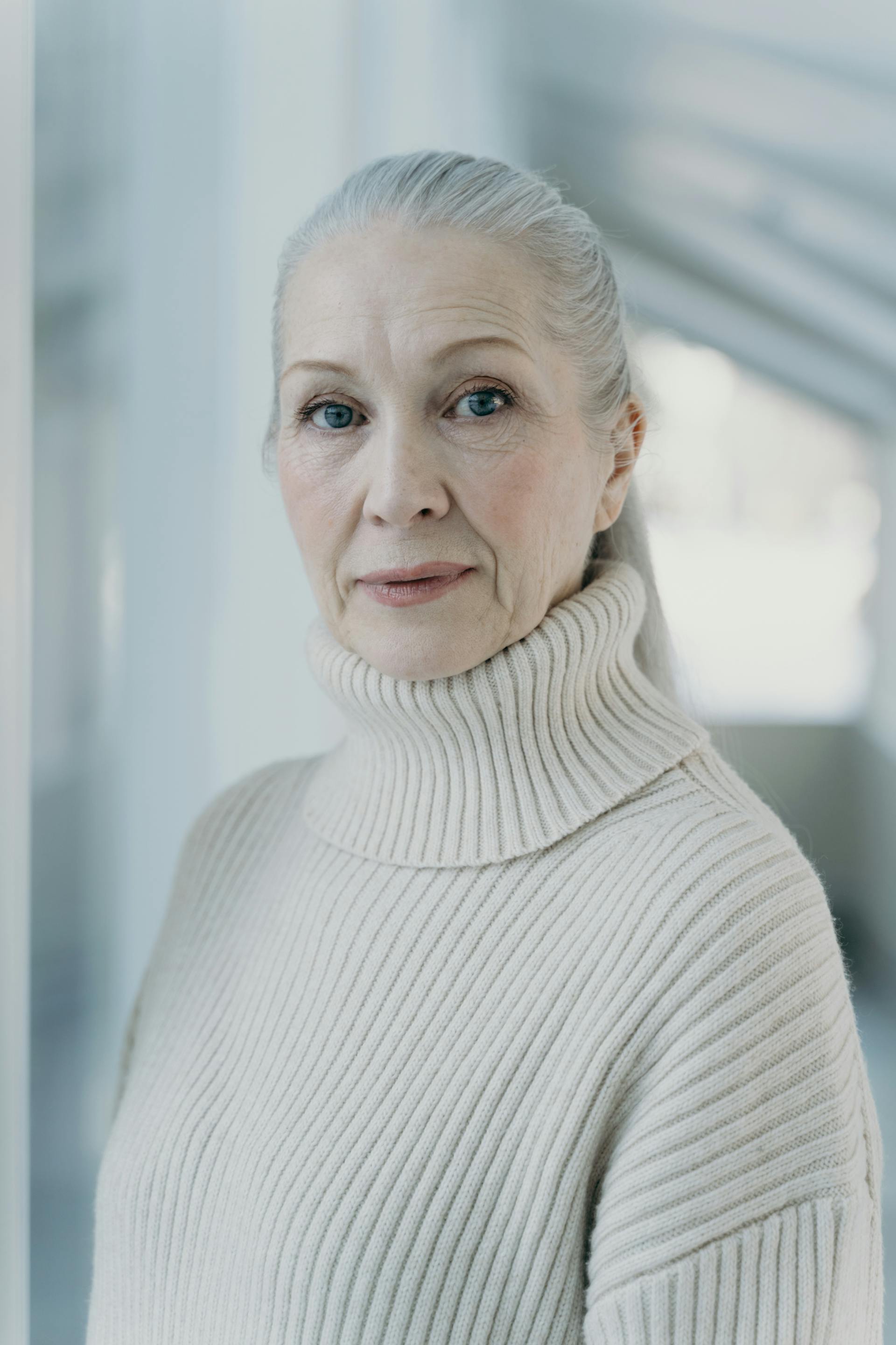 Une femme âgée à l'air contrarié | Source : Pexels