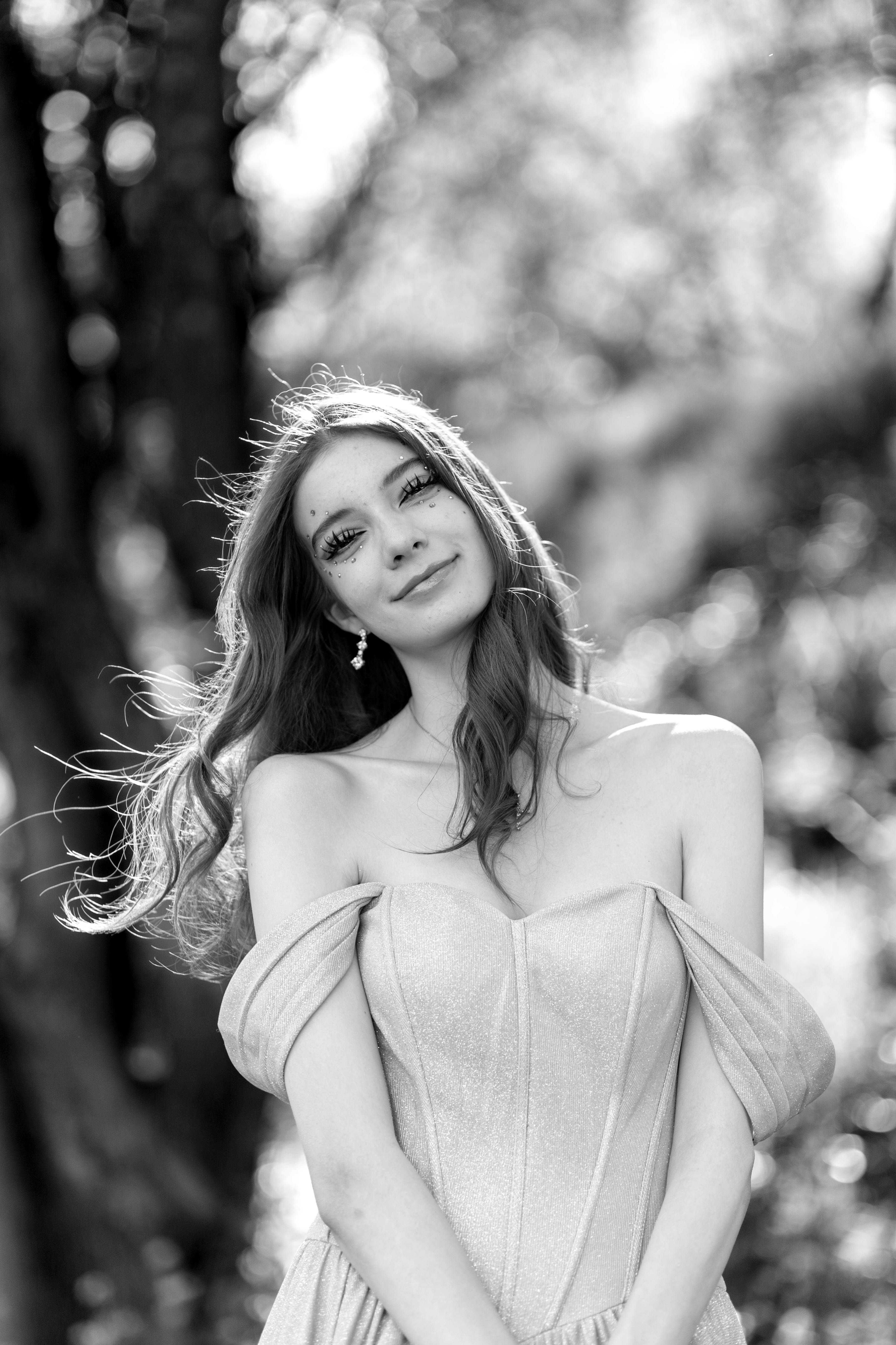 Une belle jeune femme souriante | Source : Pexels
