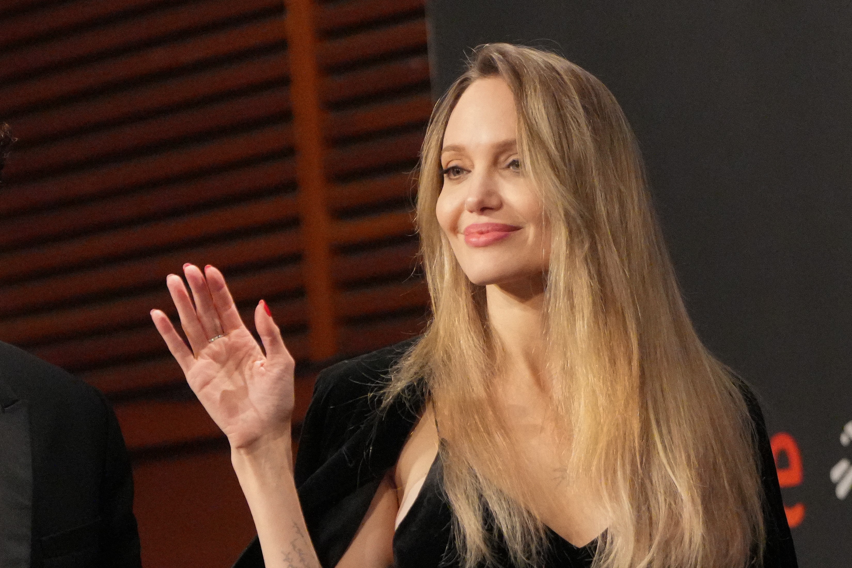 L'actrice Angelina Jolie lors de la présentation du film « Couture », à l'occasion de la 73e édition du Festival du film de San Sebastián, au Centre de conférences et auditorium Kursaal, le 21 septembre 2025 à San Sebastián, Guipúzcoa, Pays basque, Espagne I Source : Getty Images