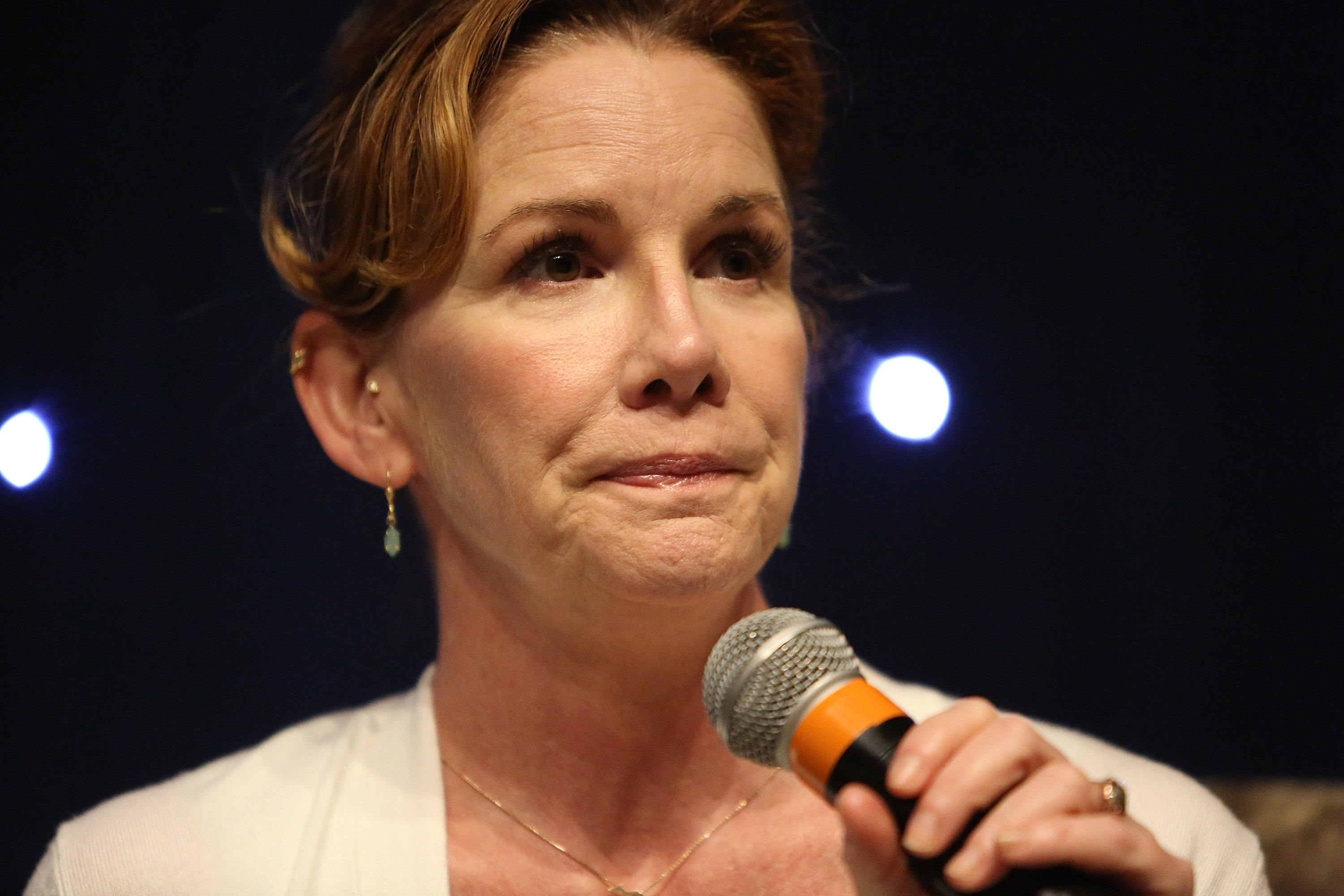 Melissa Gilbert prend la parole lors du petit-déjeuner des femmes d'affaires avec Melissa Gilbert le 22 avril 2016 | Source : Getty Images