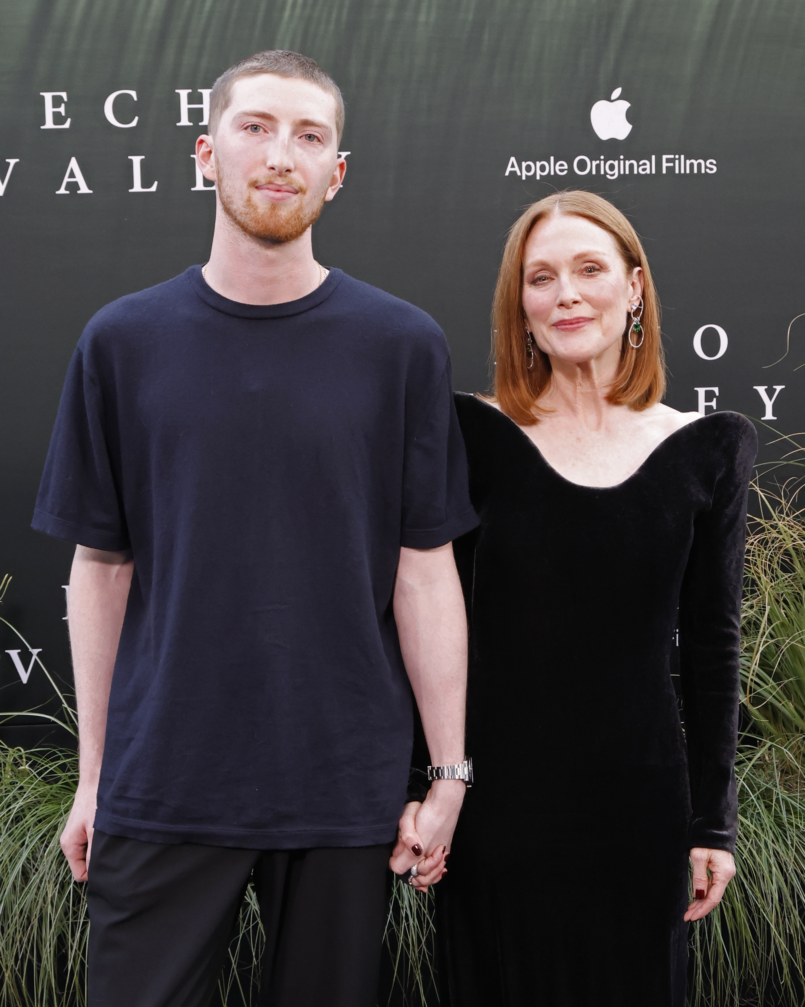 Caleb Freundlich et Julianne Moore lors de la première d'« Echo Valley » le 4 juin 2025 à New York. | Source : Getty Images