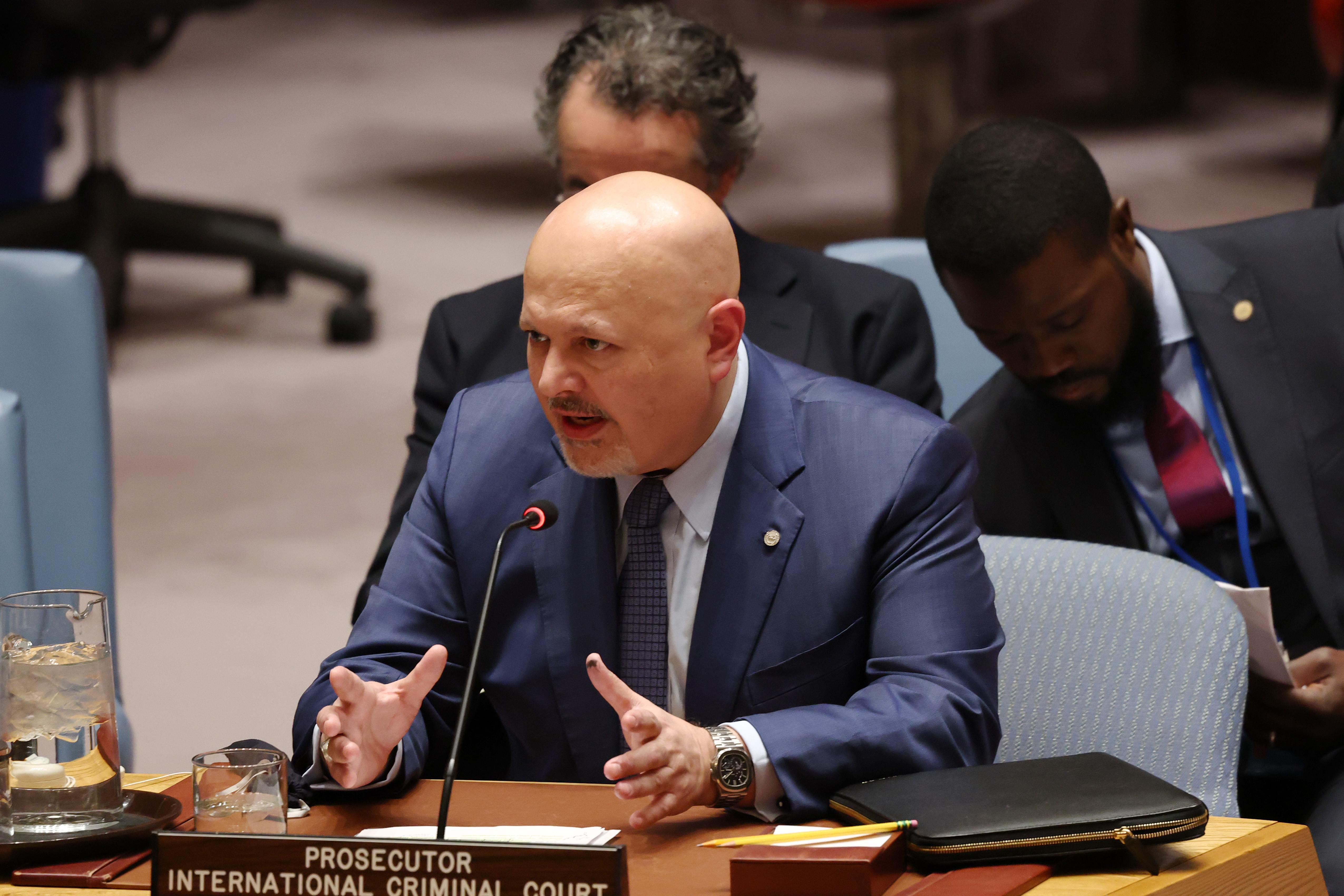 Le procureur de la Cour pénale internationale (CPI) Karim Khan assiste à une réunion du Conseil de sécurité des Nations unies sur le Soudan et le Soudan du Sud au siège des Nations unies, le 27 janvier 2025, à New York. | Source : Getty Images