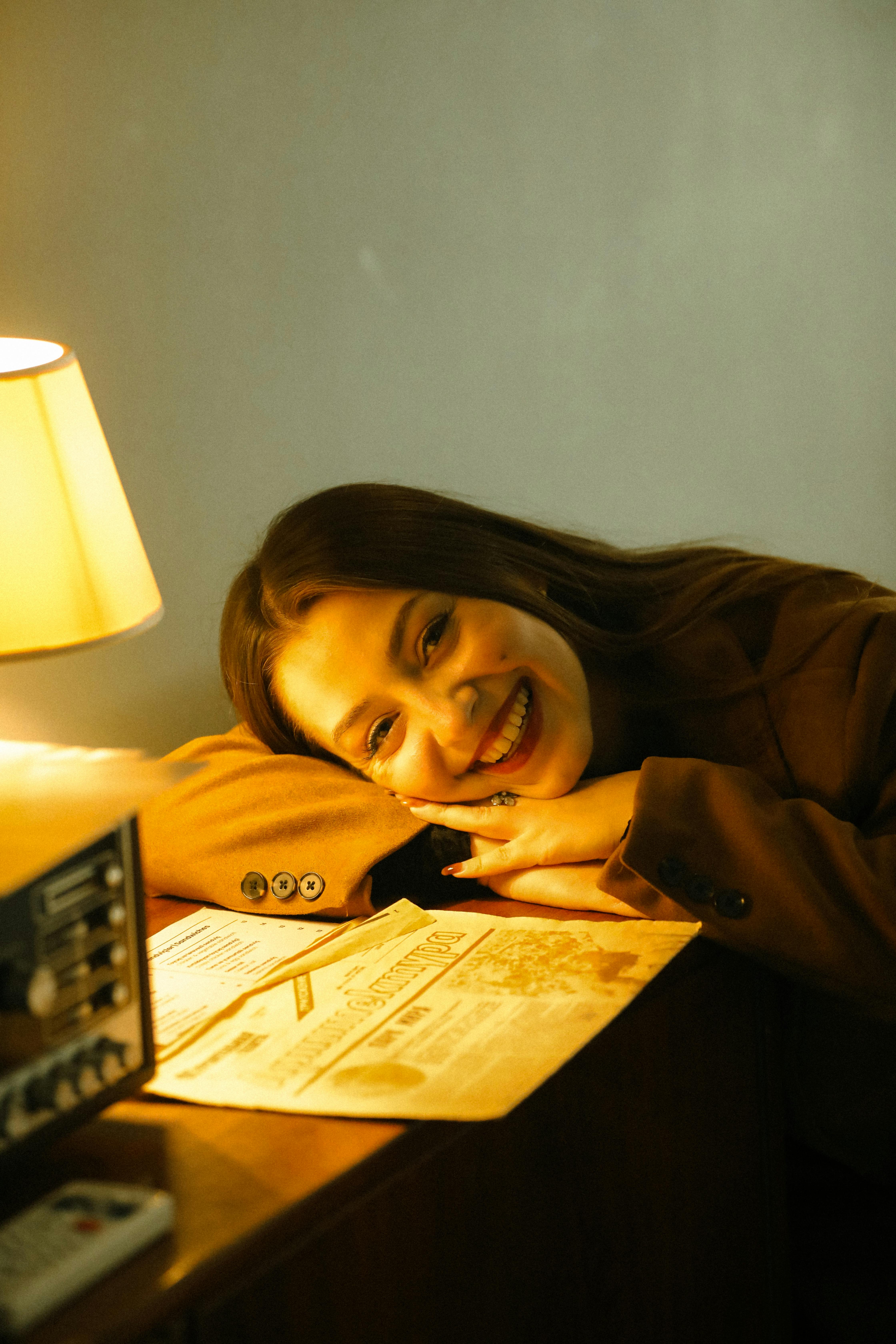 Une femme qui sourit | Source : Pexels