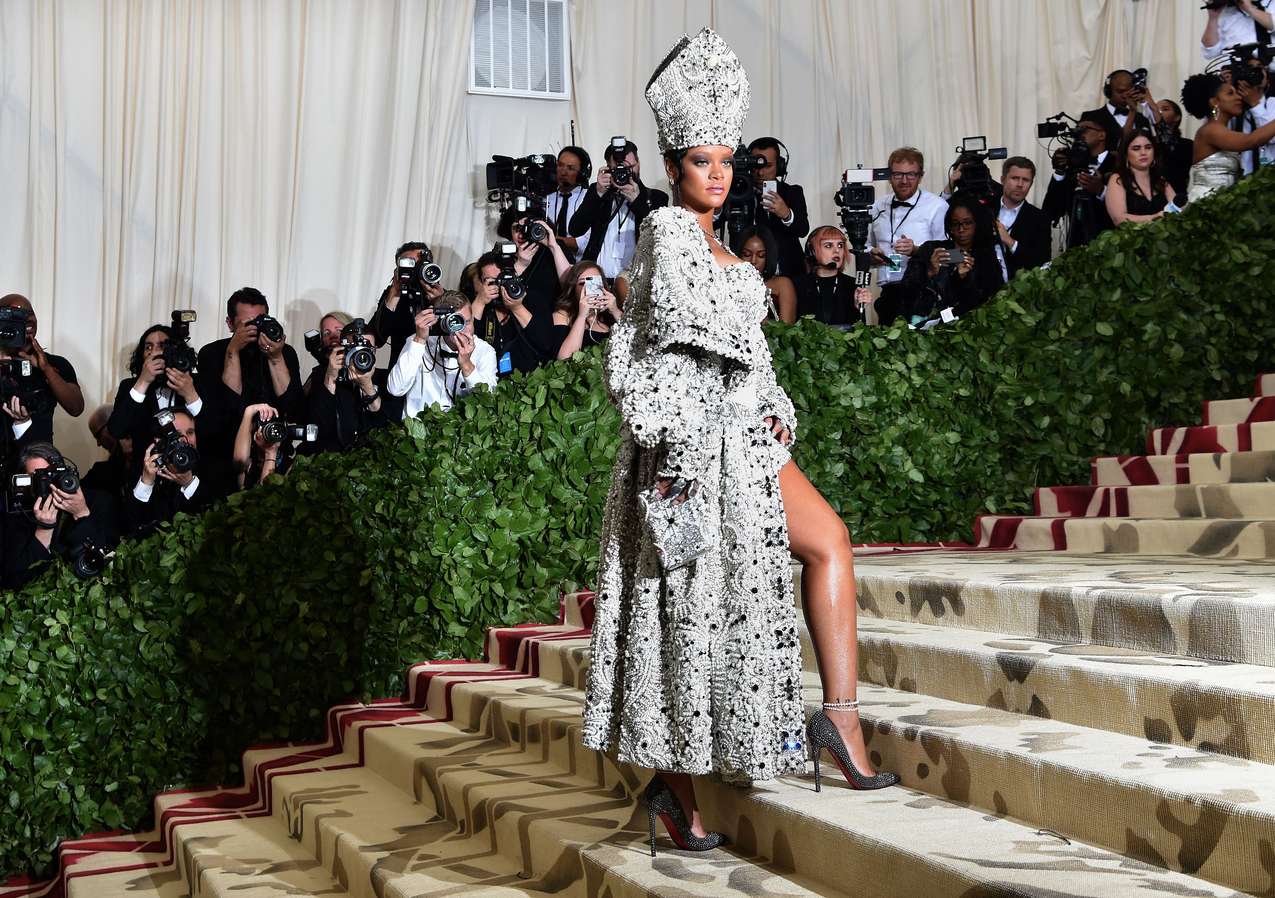 Rihanna arrive au Met Gala le 7 mai 2018 | Source : Getty Images