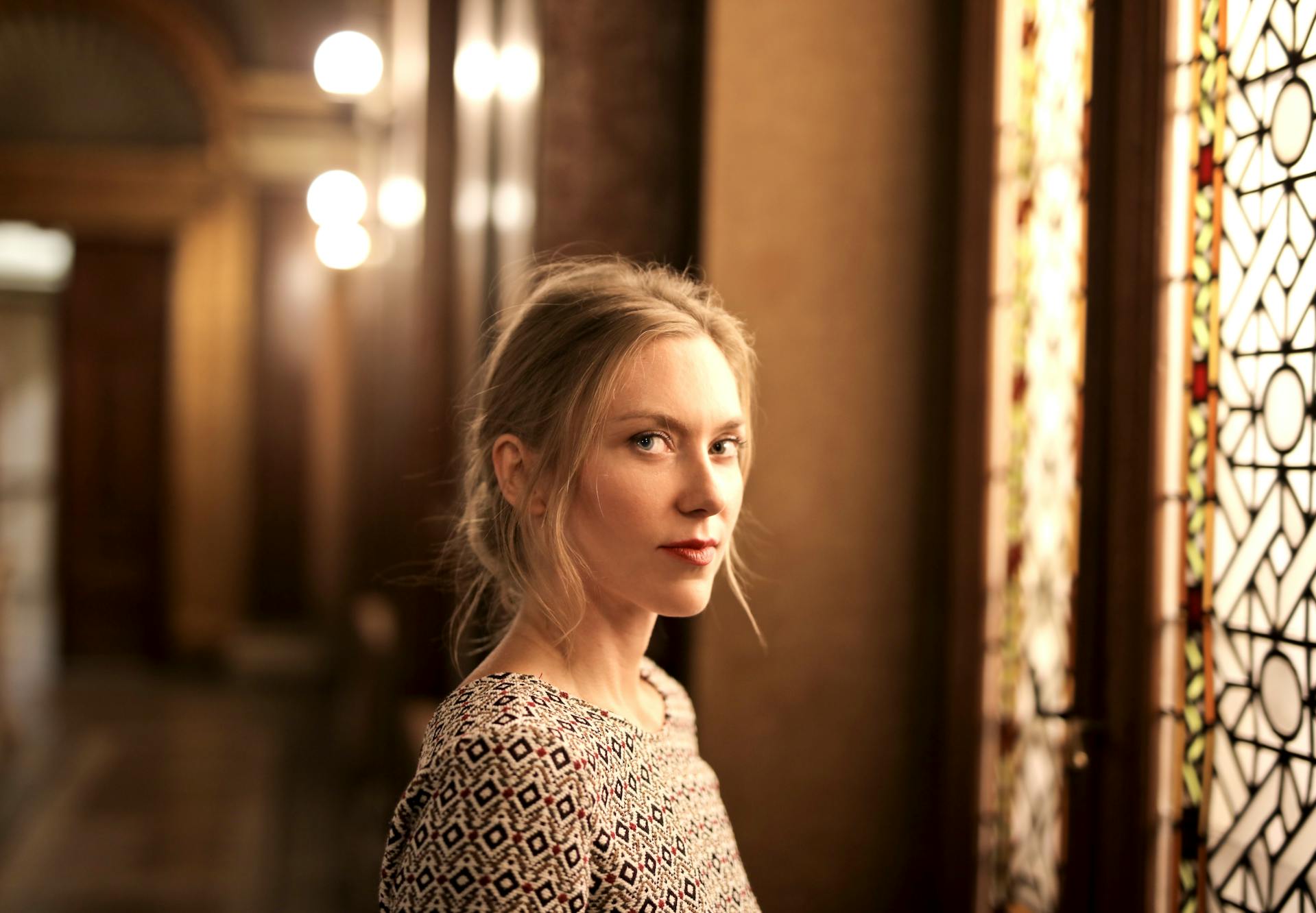 Une femme à l'air sérieux | Source : Pexels