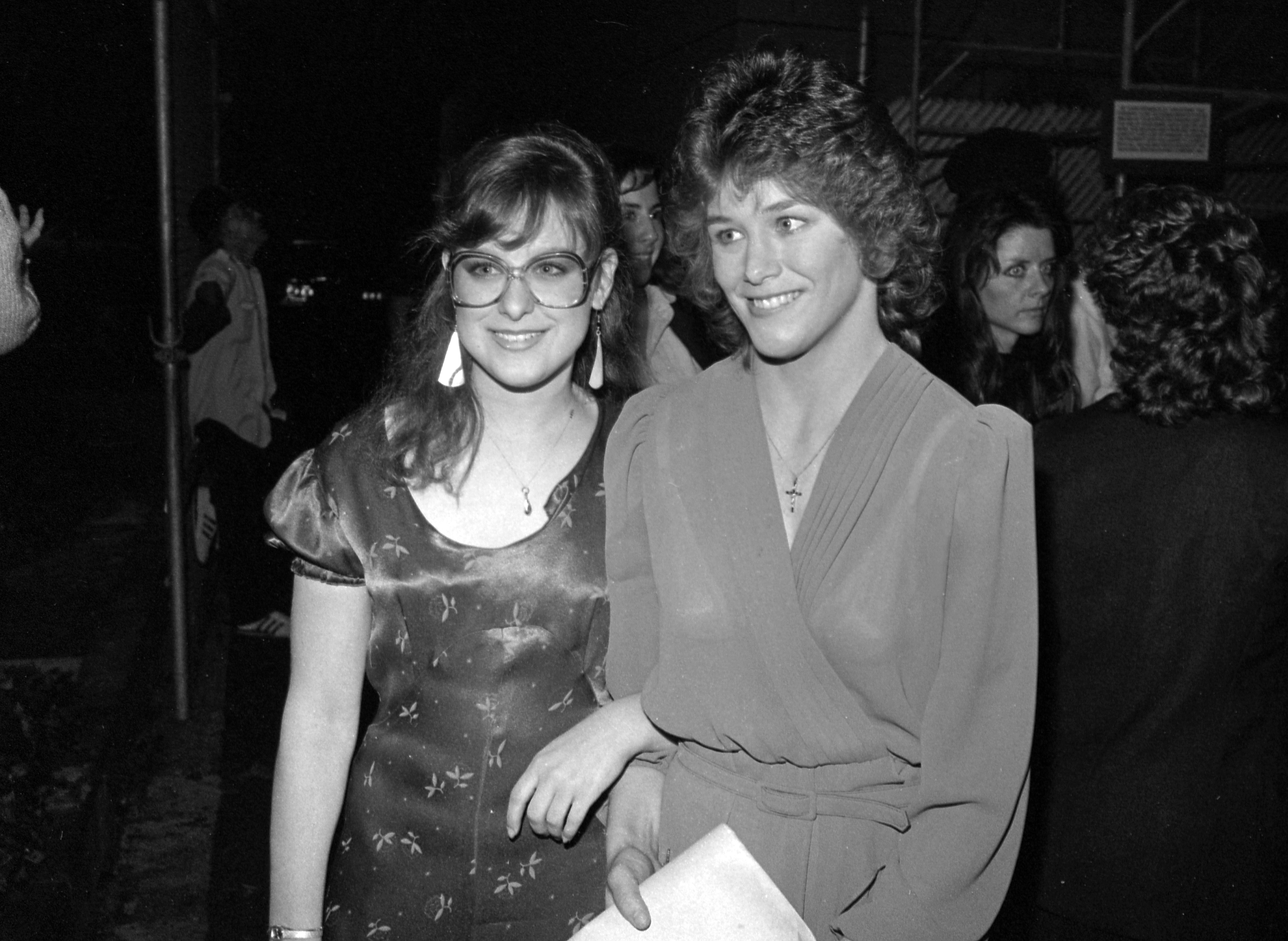 Lauri Hendler et l'actrice lors de la promotion de la variété « All-star » aux studios NBC à Los Angeles, Californie, le 20 février 1983 | Source : Getty Images