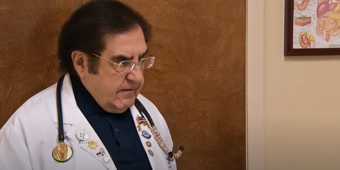 Dr. Younan Nowzaradan dans "My 600-lb. Life" daté du 16 avril 2023 | Source : Youtube/TLC