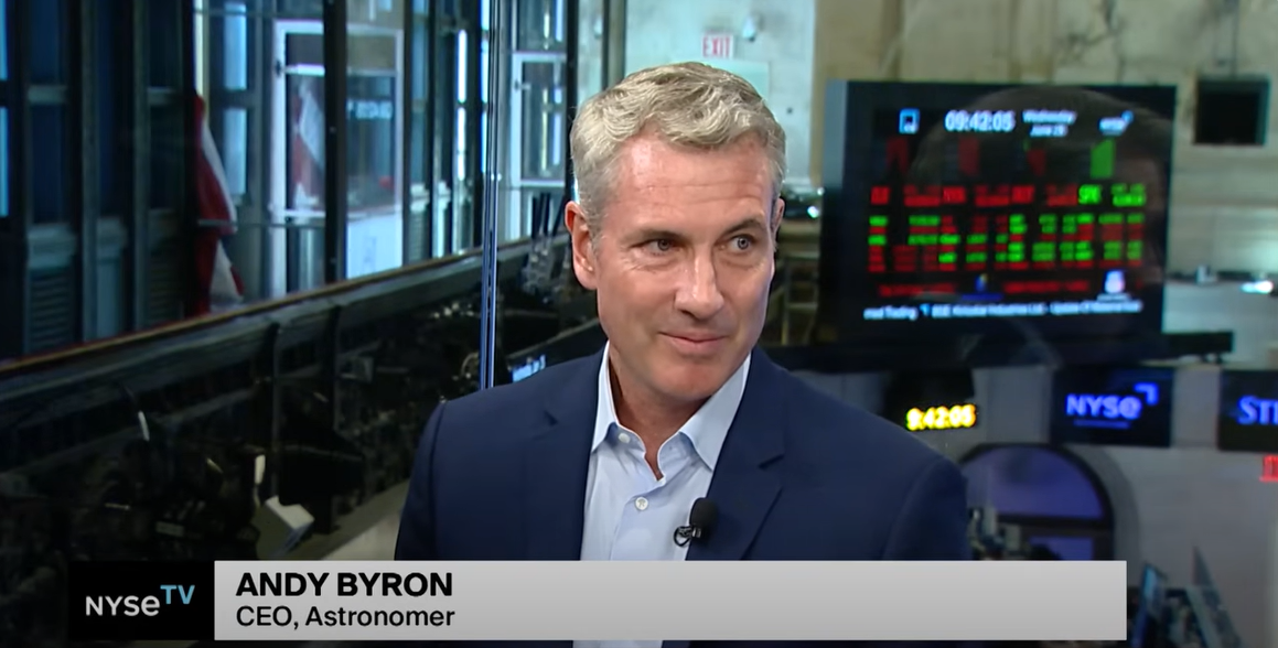 Andy Byron, PDG d'Astronomer, lors d'une interview avec NYSETV, extrait d'un post YouTube daté du 25 juin 2025 | Source : YouTube/NYSETV