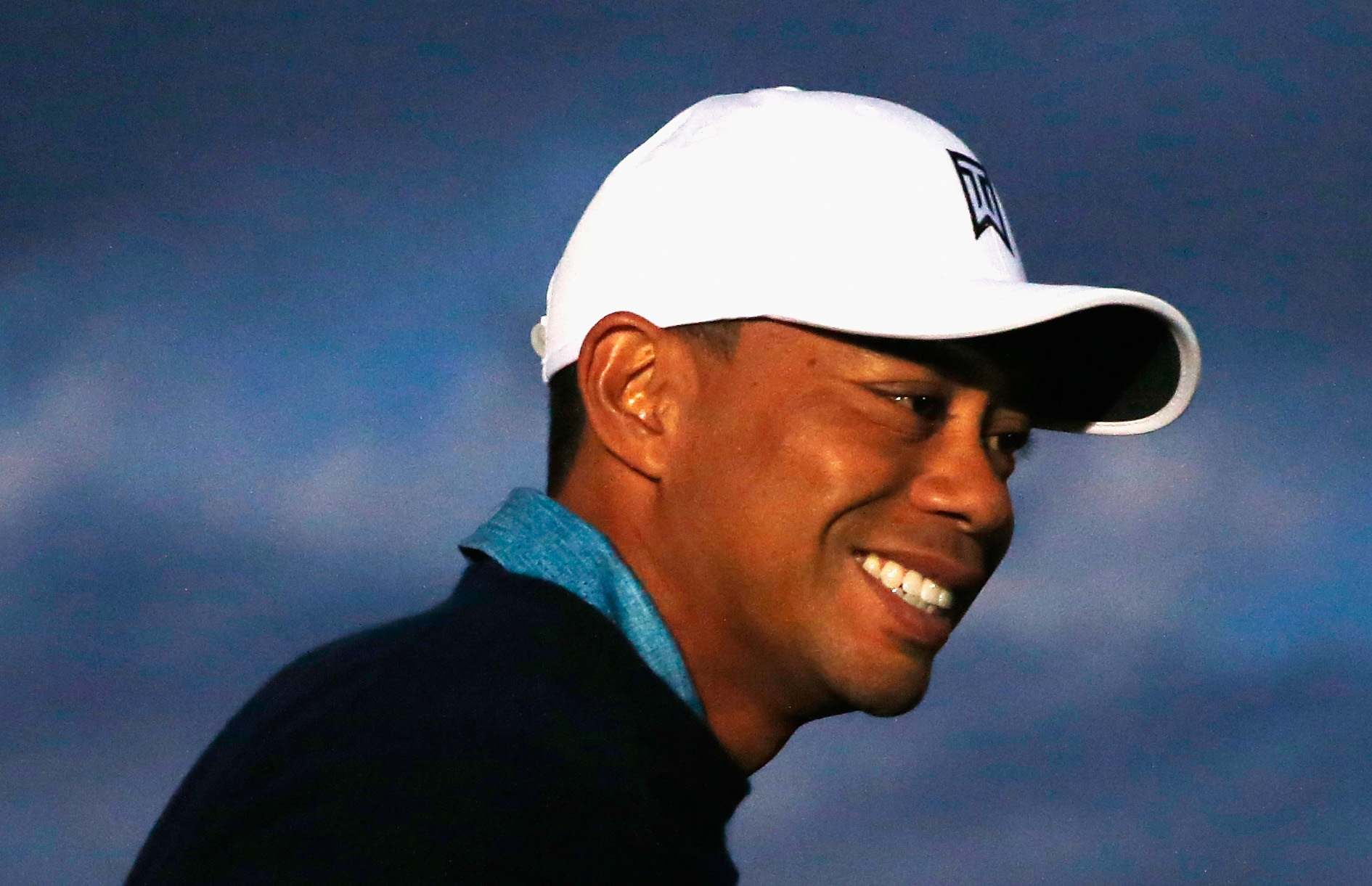 Tiger Woods sur le terrain d'entraînement avant un tour d'entraînement au TPC Scottsdale le 27 janvier 2015, à Scottsdale, Arizona | Source : Getty Images