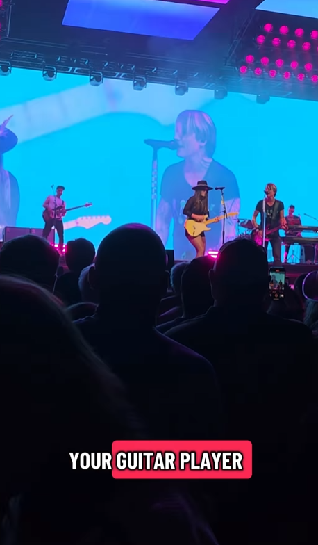 Moment sur scène de Keith Urban et Maggie Baugh, d'après une vidéo publiée le 1er octobre 2025 | Source : Instagram/maggie_baugh