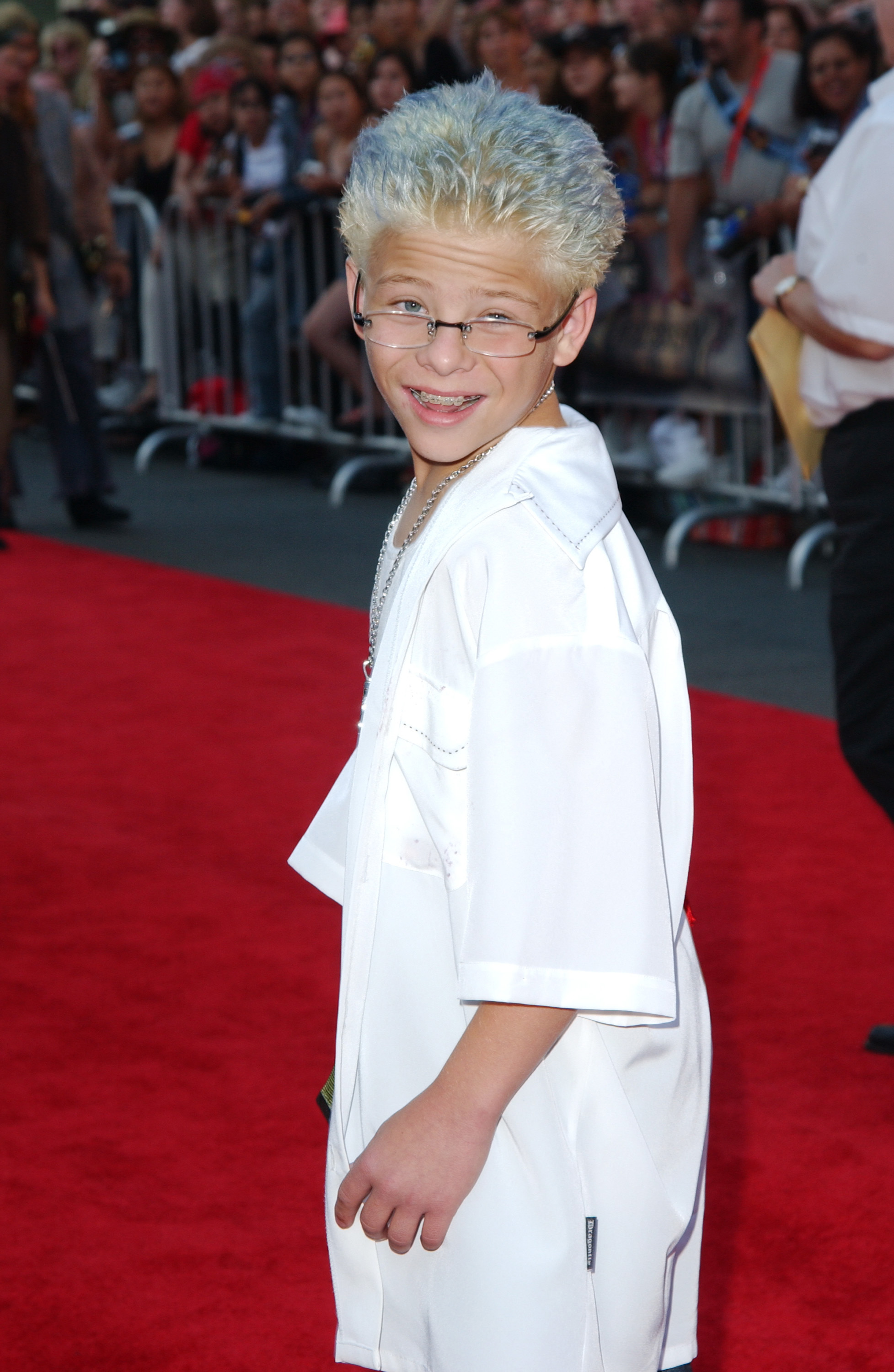 Jonathan Lipnicki lors de la première mondiale du film « Pirates des Caraïbes : La Malédiction du Black Pearl » à Disneyland, à Anaheim, en Californie, en 2003. | Source : Getty Images