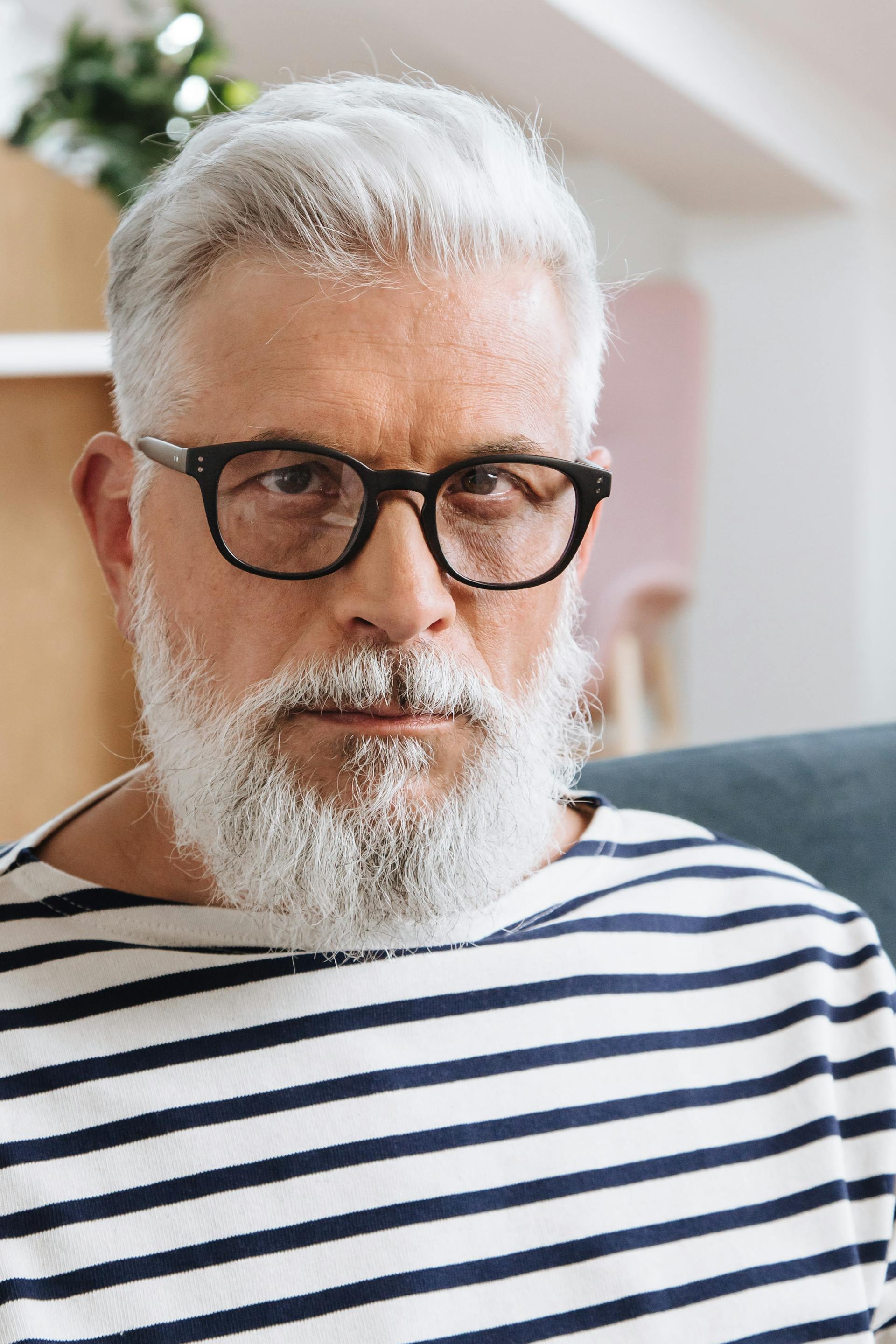 Un homme qui a l'air en colère | Source : Pexels