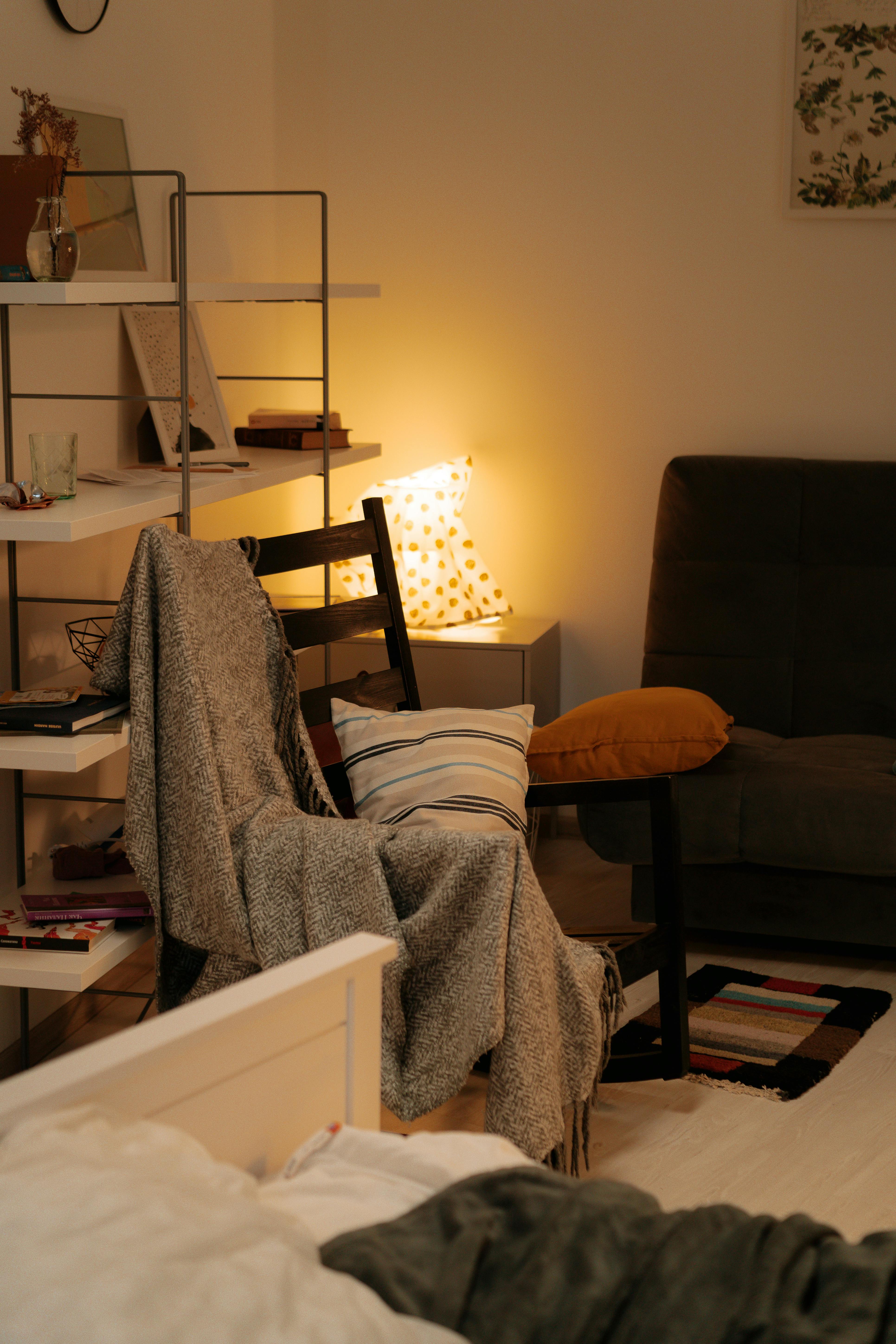 Un espace de vie en désordre | Source : Pexels