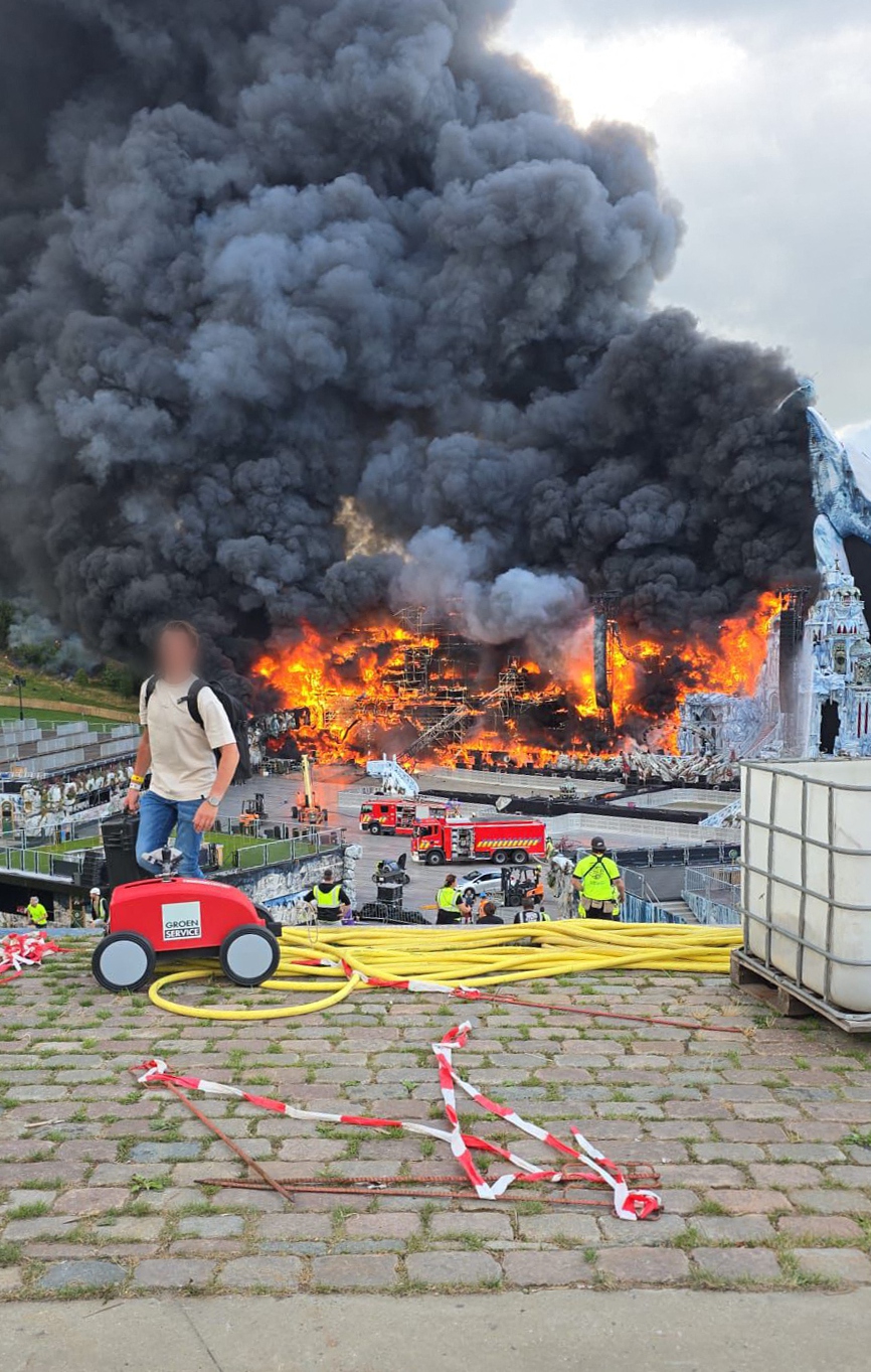 Un incendie s'est déclaré sur le site du festival de musique électronique Tomorrowland, mercredi 16 juillet 2025, à Boom I Source : Getty Images