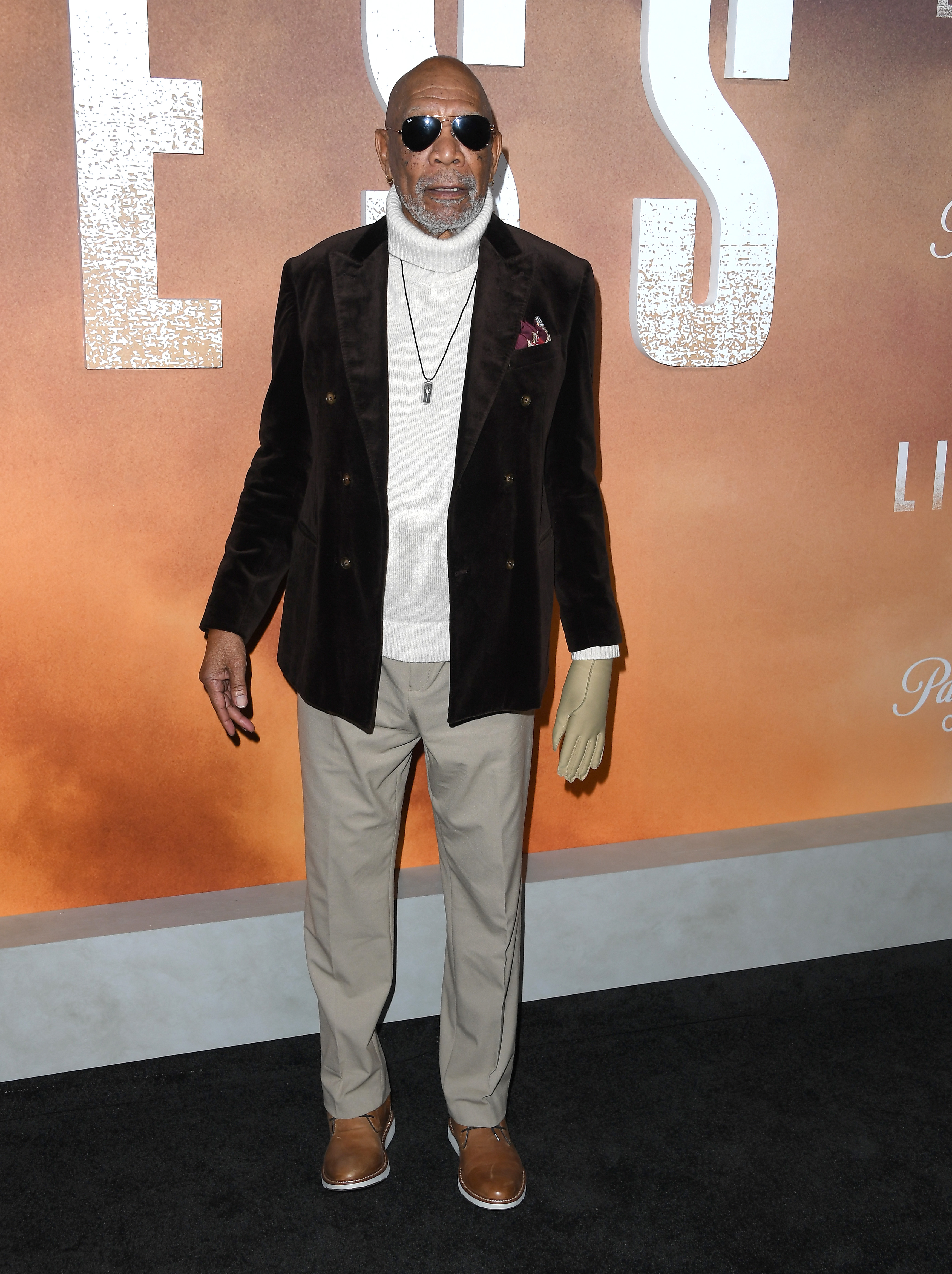 Morgan Freeman assiste à la première S2 de "Lioness" au Linwood Dunn Theater le 23 octobre 2024 à Los Angeles, Californie. | Source : Getty Images