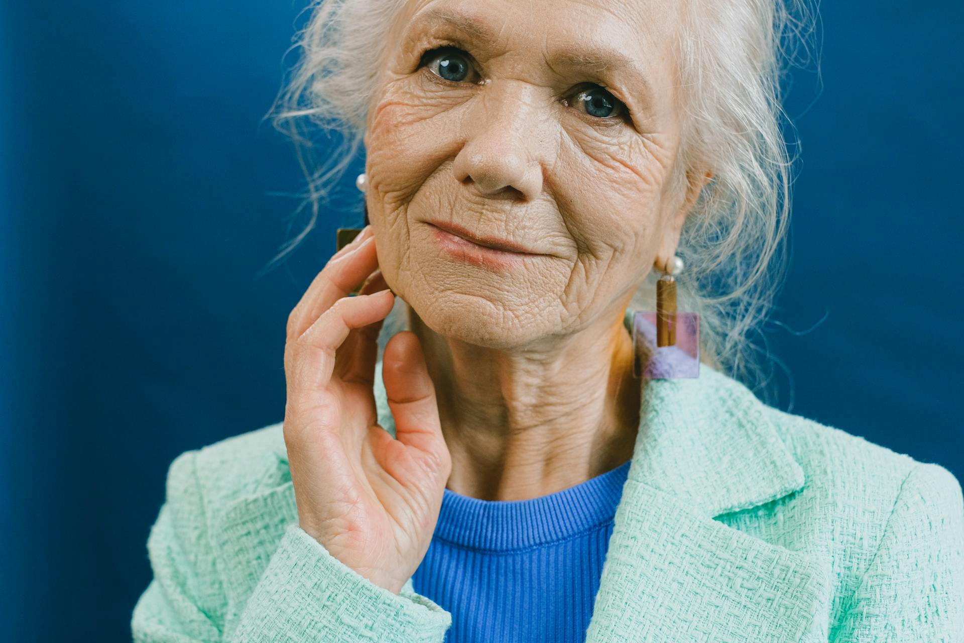 Une femme âgée qui sourit | Source : Pexels